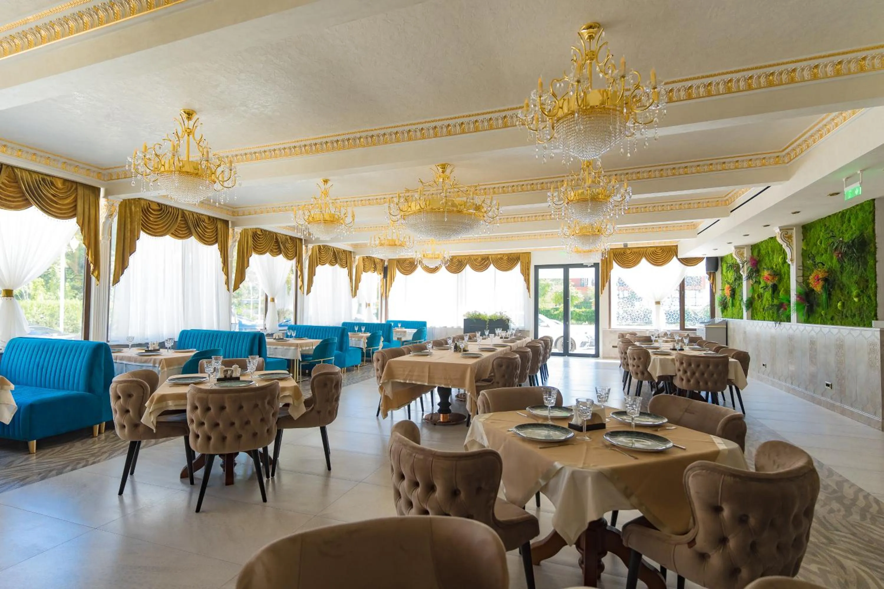 Restaurant/places to eat in W Regal Boutique Hotel&Spa