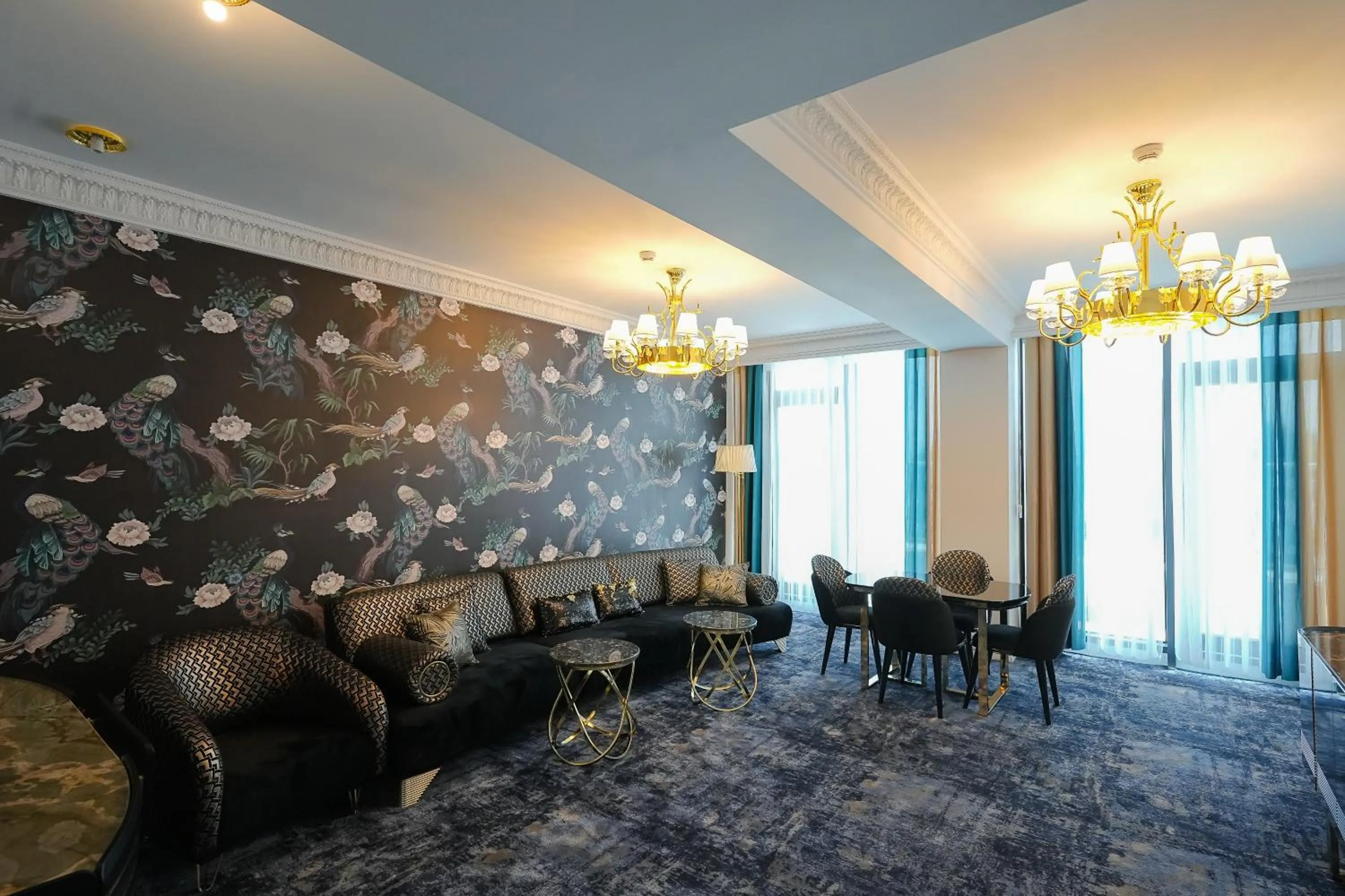 W Regal Boutique Hotel&Spa