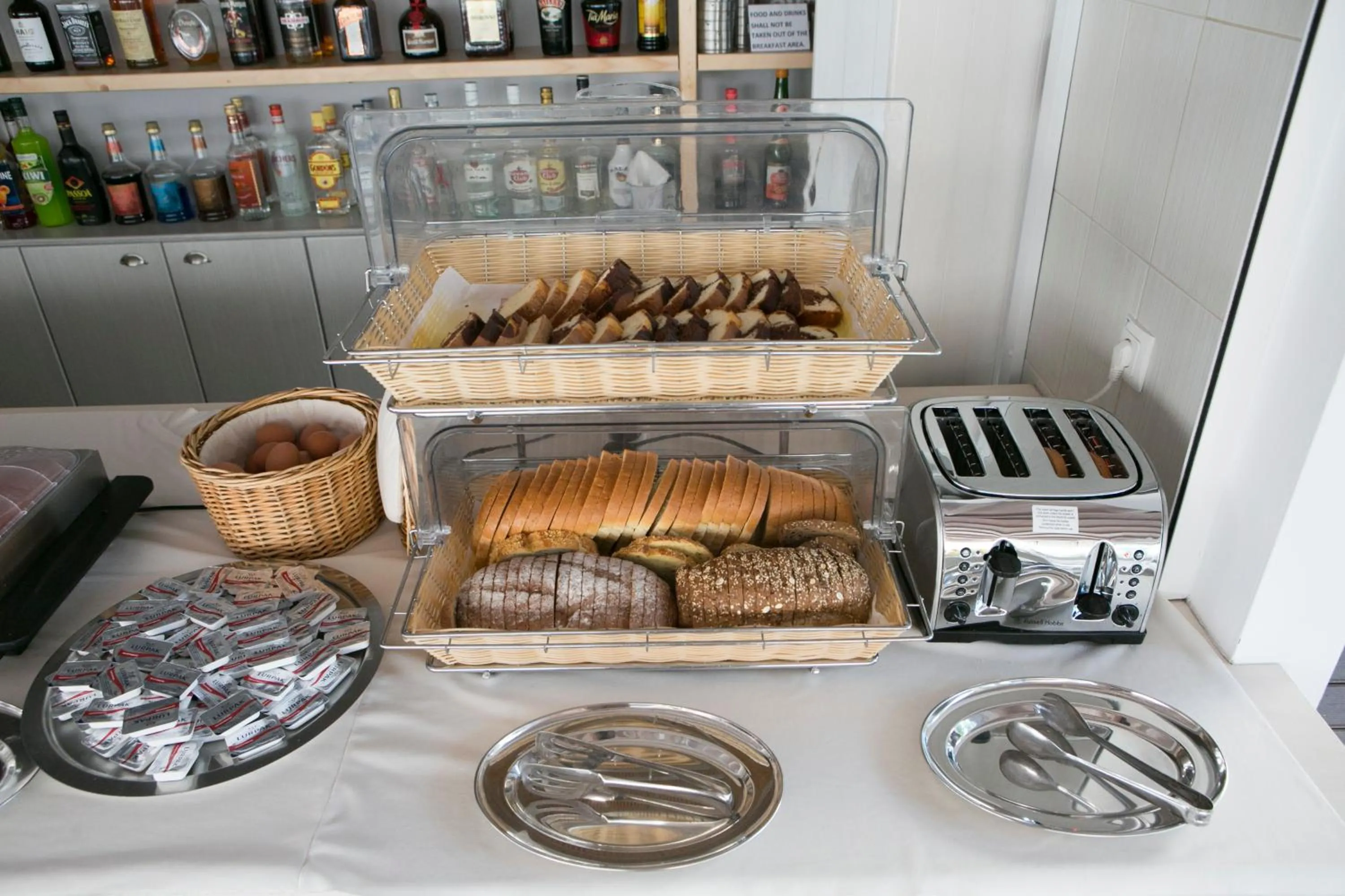 Buffet breakfast in Hotel Rezi