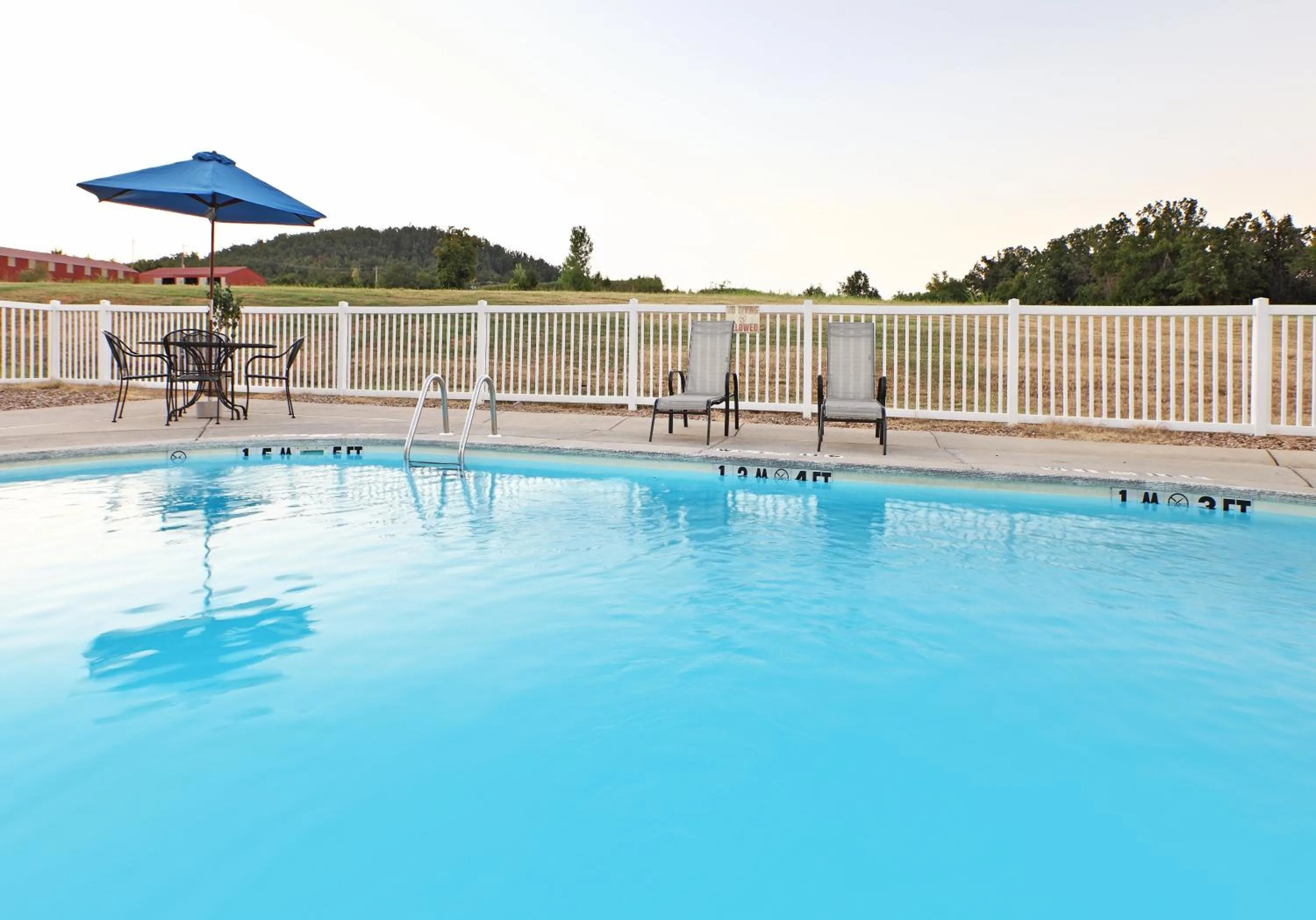 Swimming pool in Holiday Inn Express Hotels & Suites Mountain Home by IHG