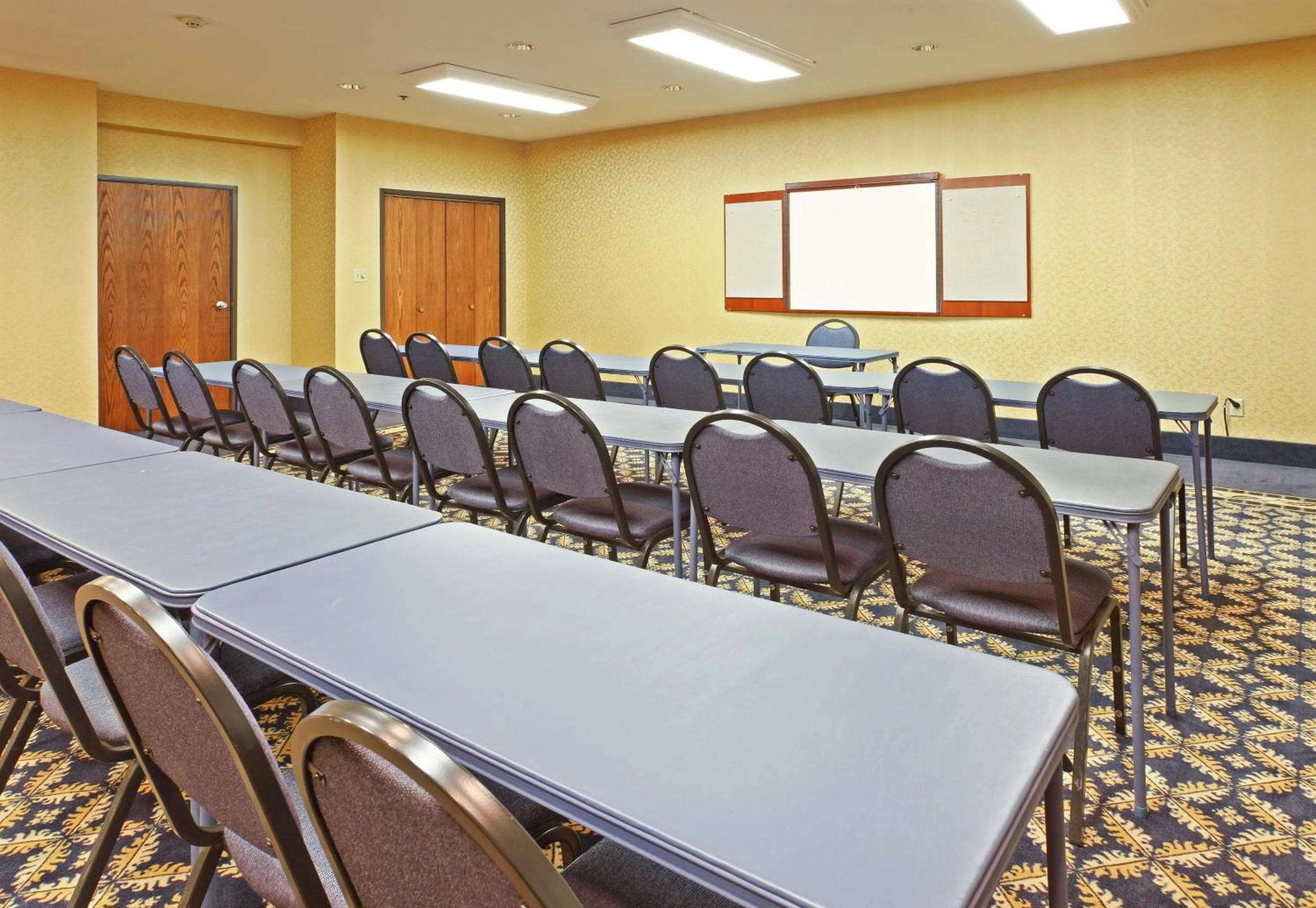 Meeting/conference room in Holiday Inn Express Hotels & Suites Mountain Home by IHG