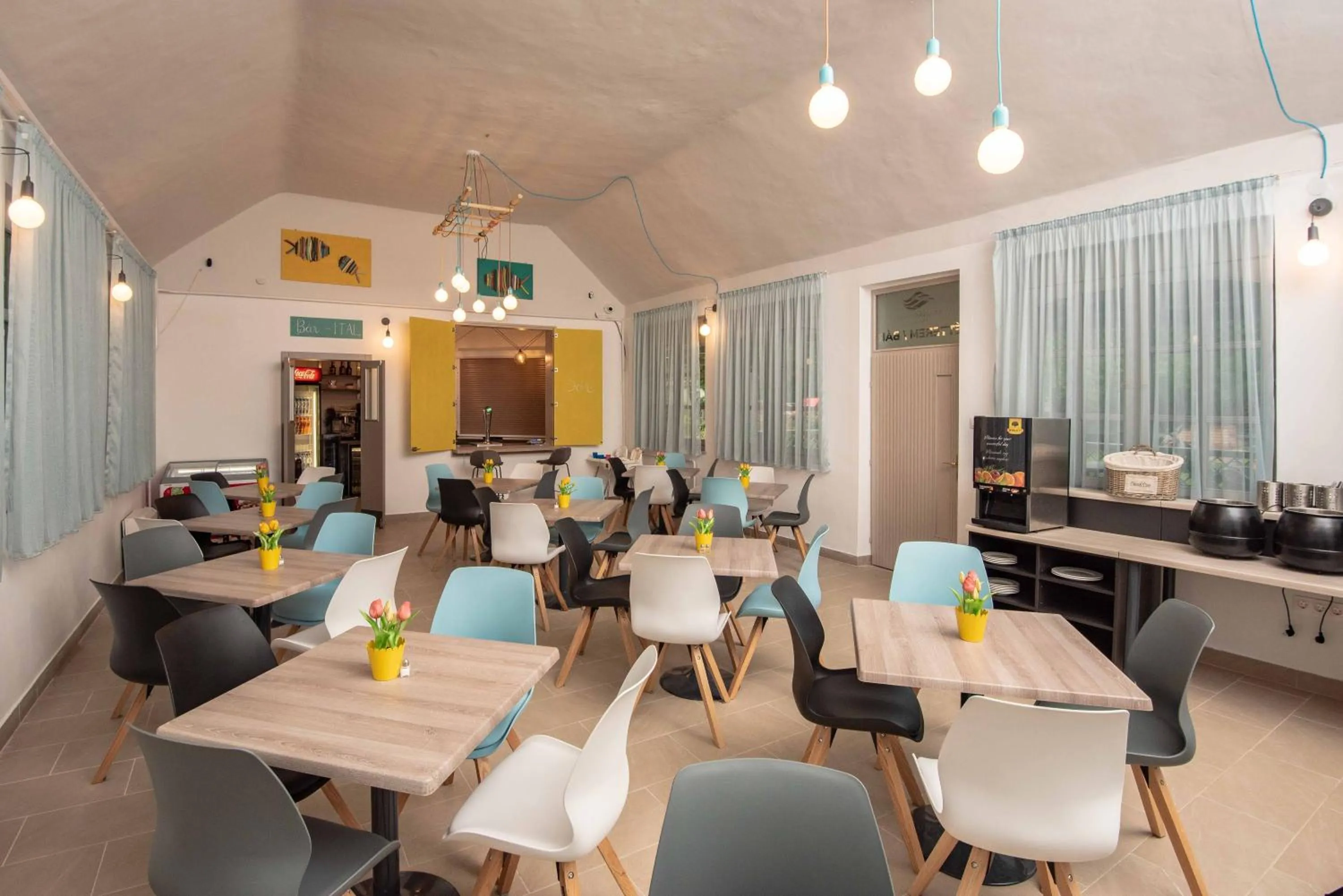 Restaurant/places to eat in Magaspart Panzió