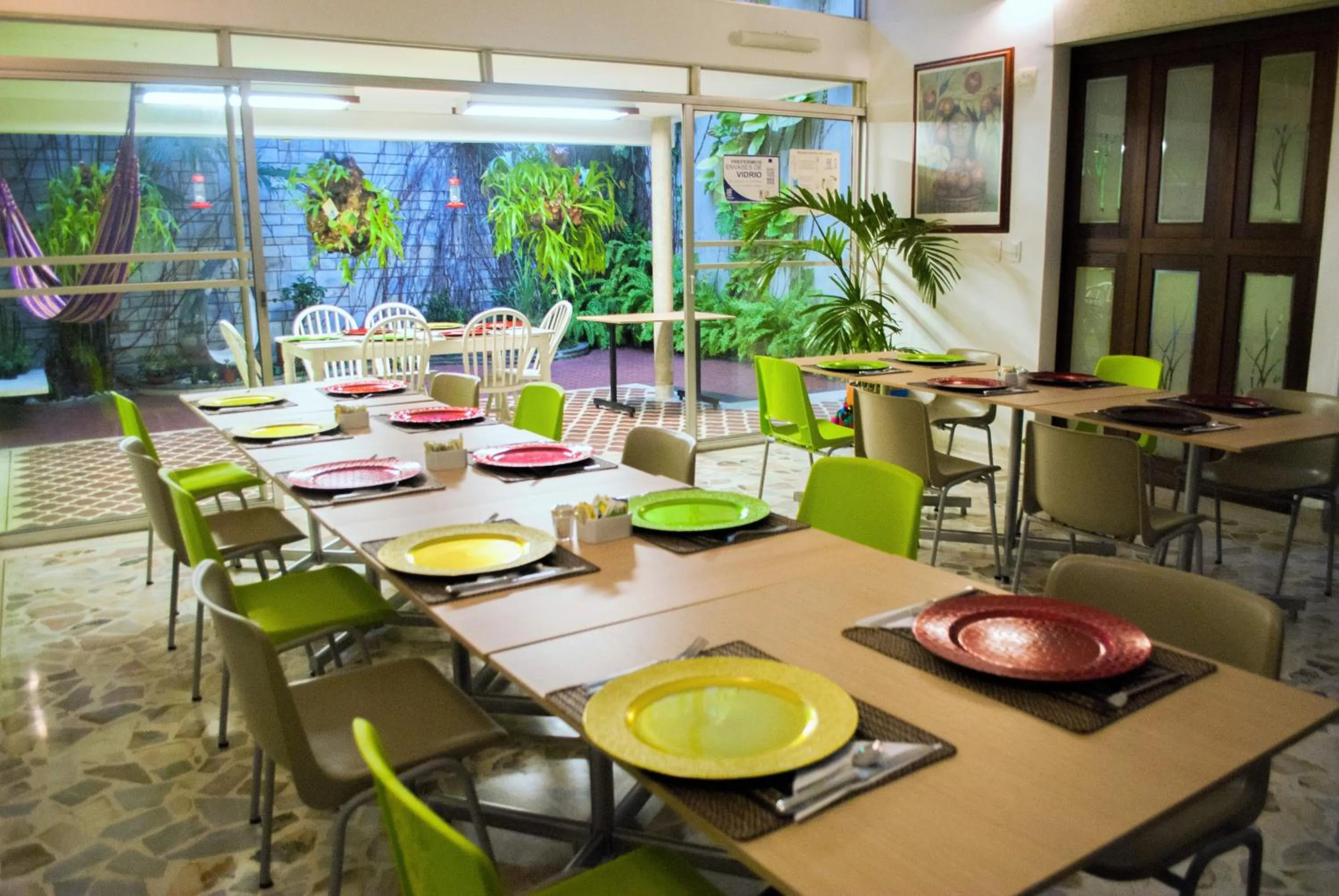Restaurant/places to eat in Hotel Casa Santa Monica Norte