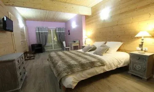 Double Room in Chambres d'hôtes Couleurs Bois & Spa Double Room in Chambres d'hôtes Couleurs Bois & Spa