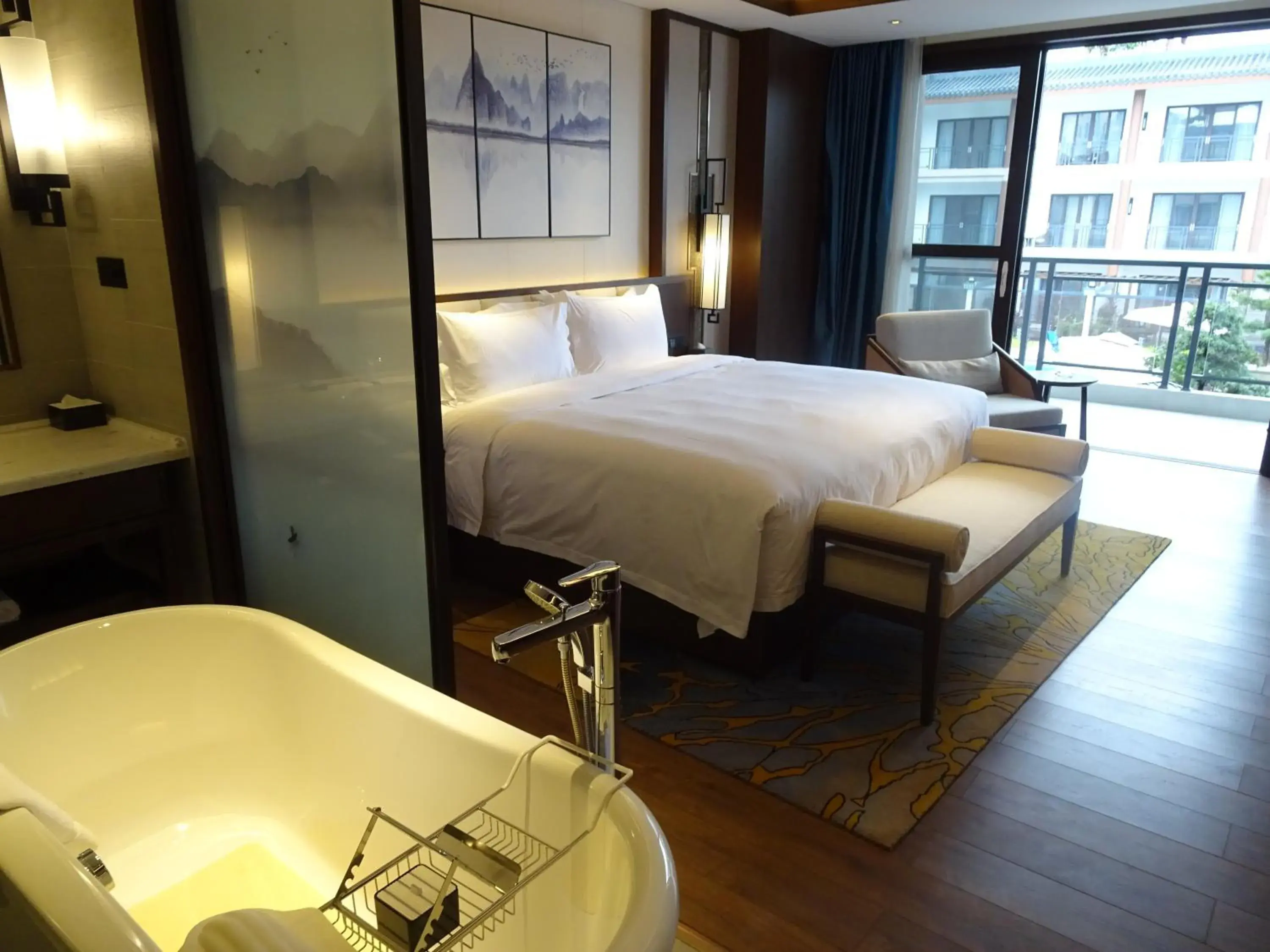 Superior King Room with Pool View in Wyndham Guilin Pingle Superior King Room with Pool View in Wyndham Guilin Pingle