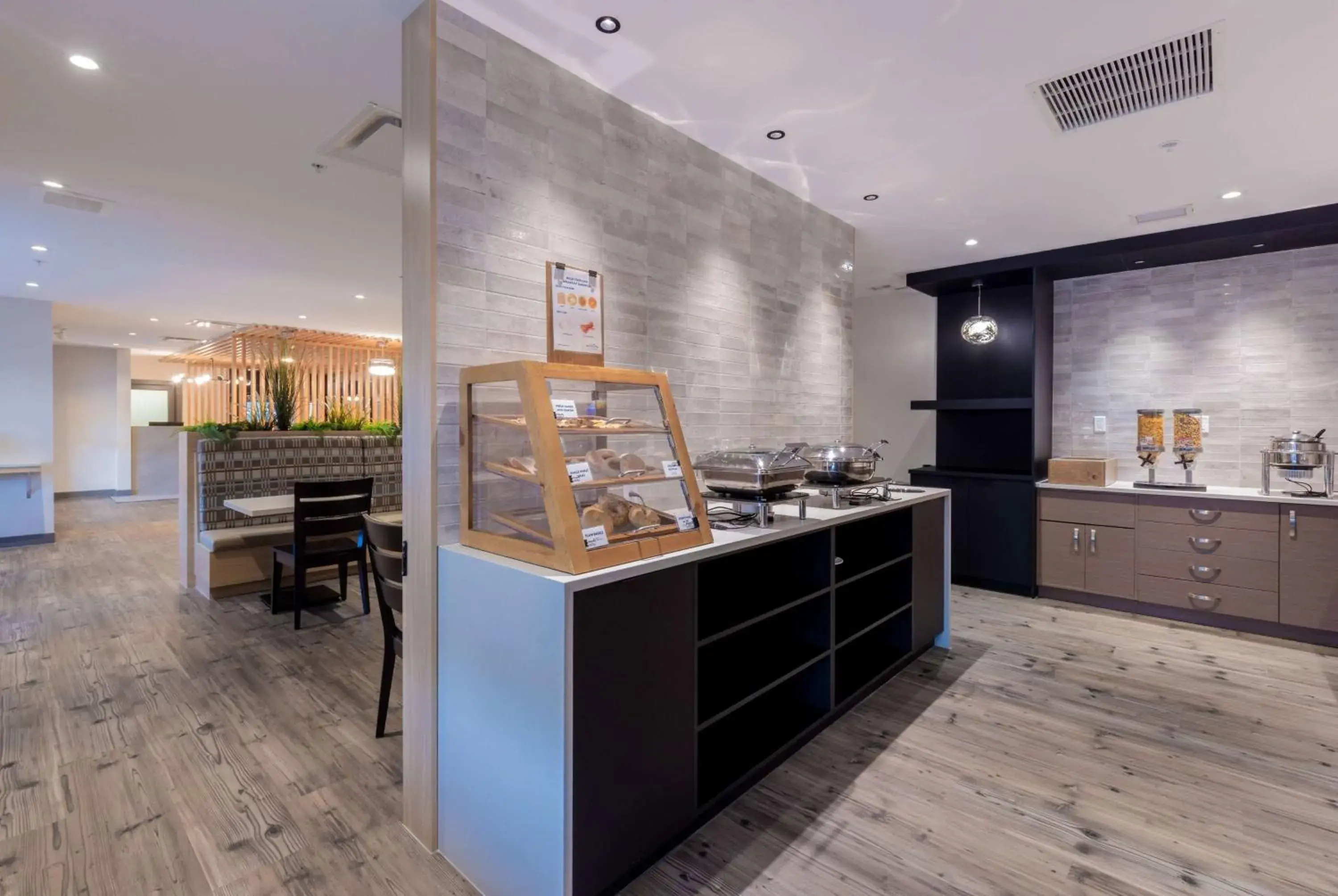 Restaurant/places to eat in Microtel Inn & Suites by Wyndham Oyster Bay Ladysmith Restaurant/places to eat in Microtel Inn & Suites by Wyndham Oyster Bay Ladysmith