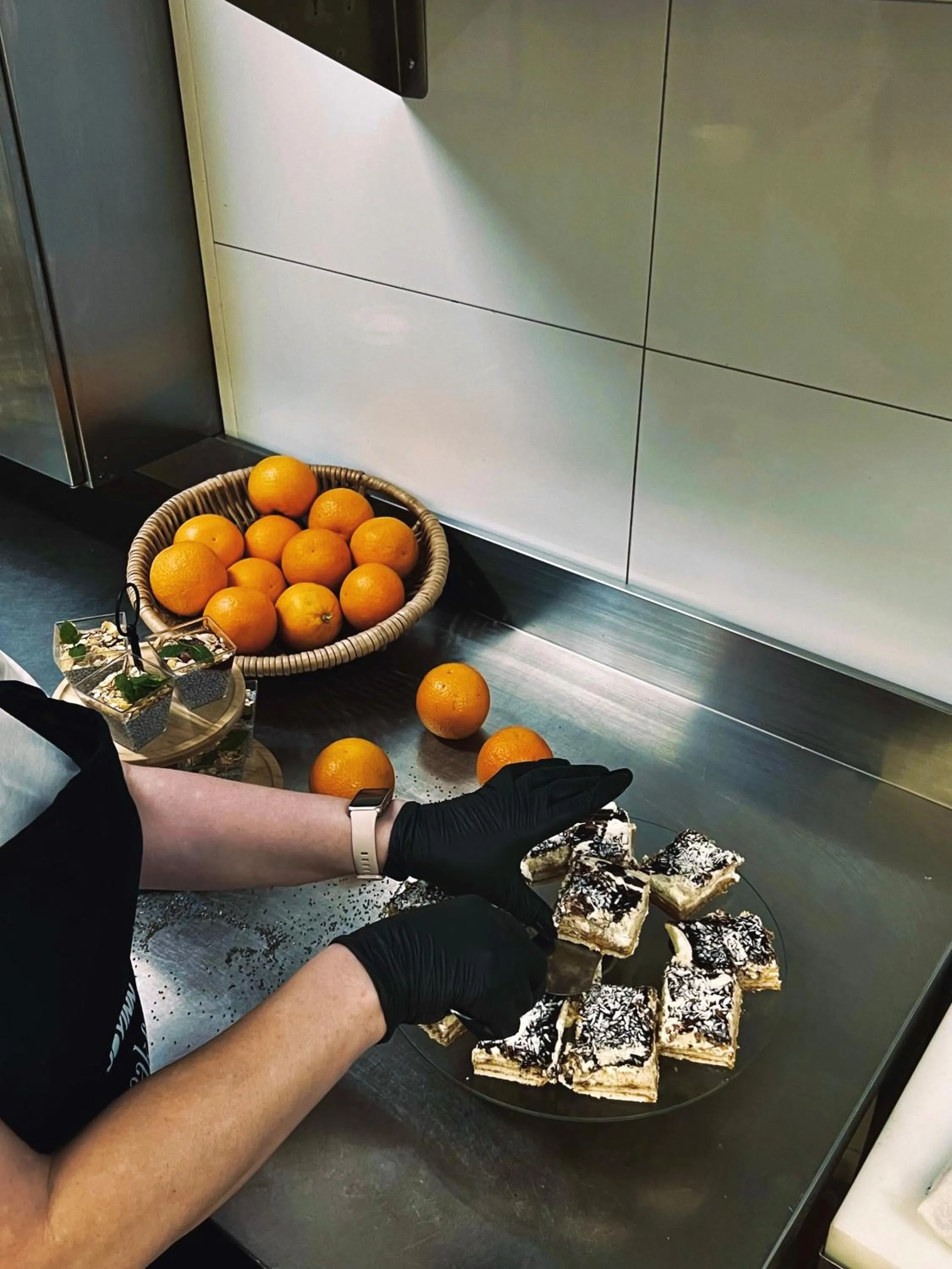 Restaurant/places to eat in Joyinn Aparthotel