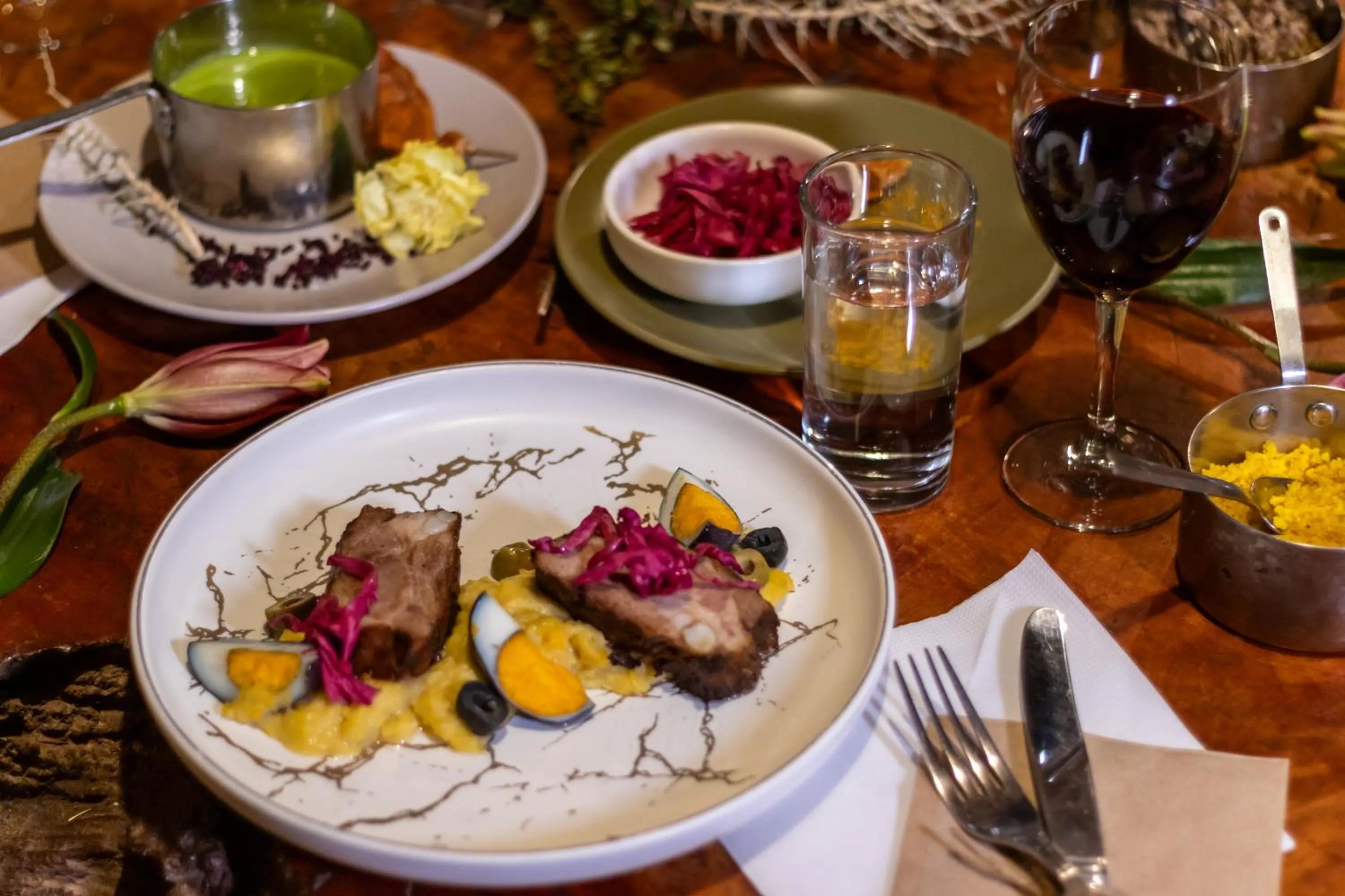 Restaurant/places to eat in Hotel Don Raul