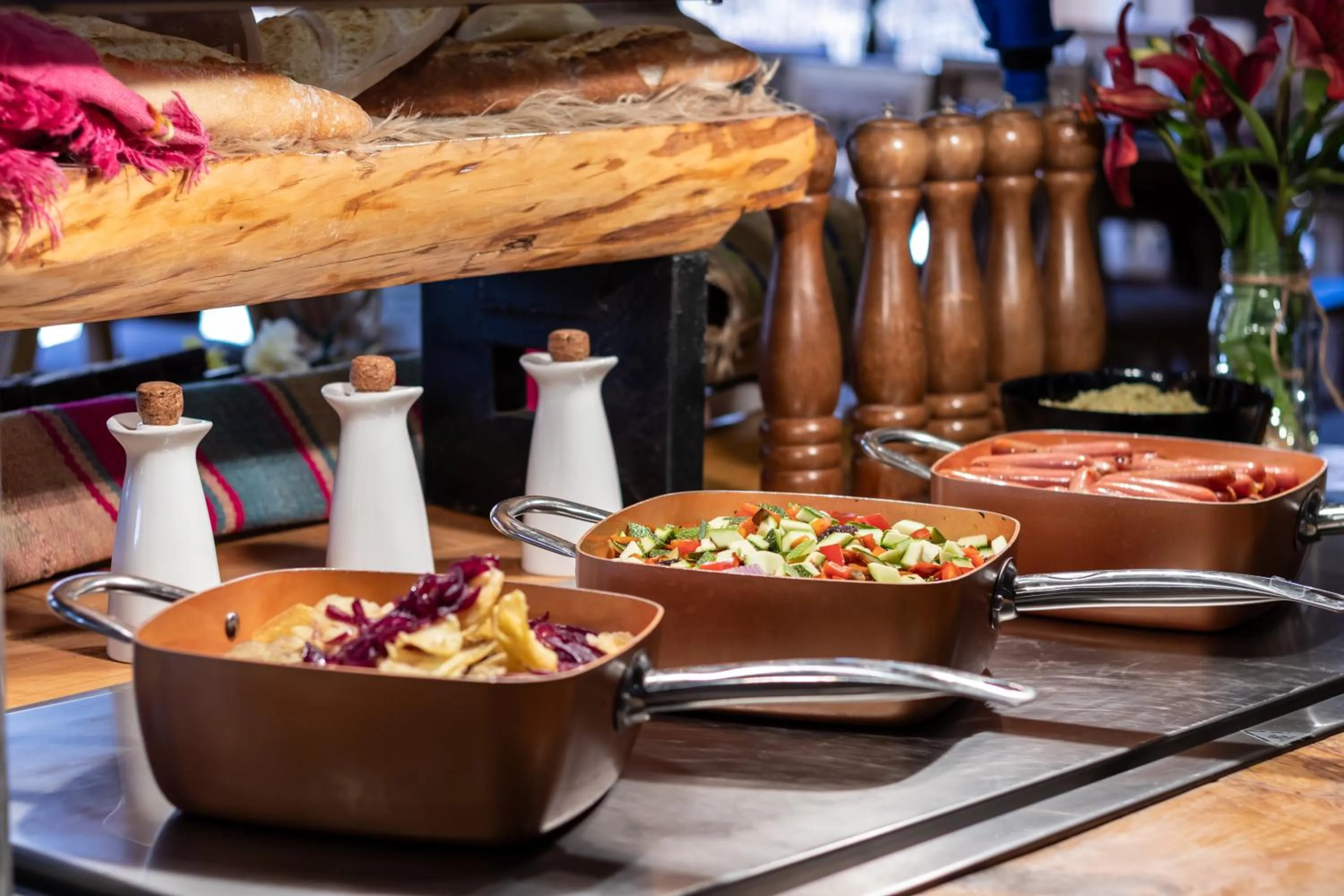 Restaurant/places to eat in Hotel Don Raul