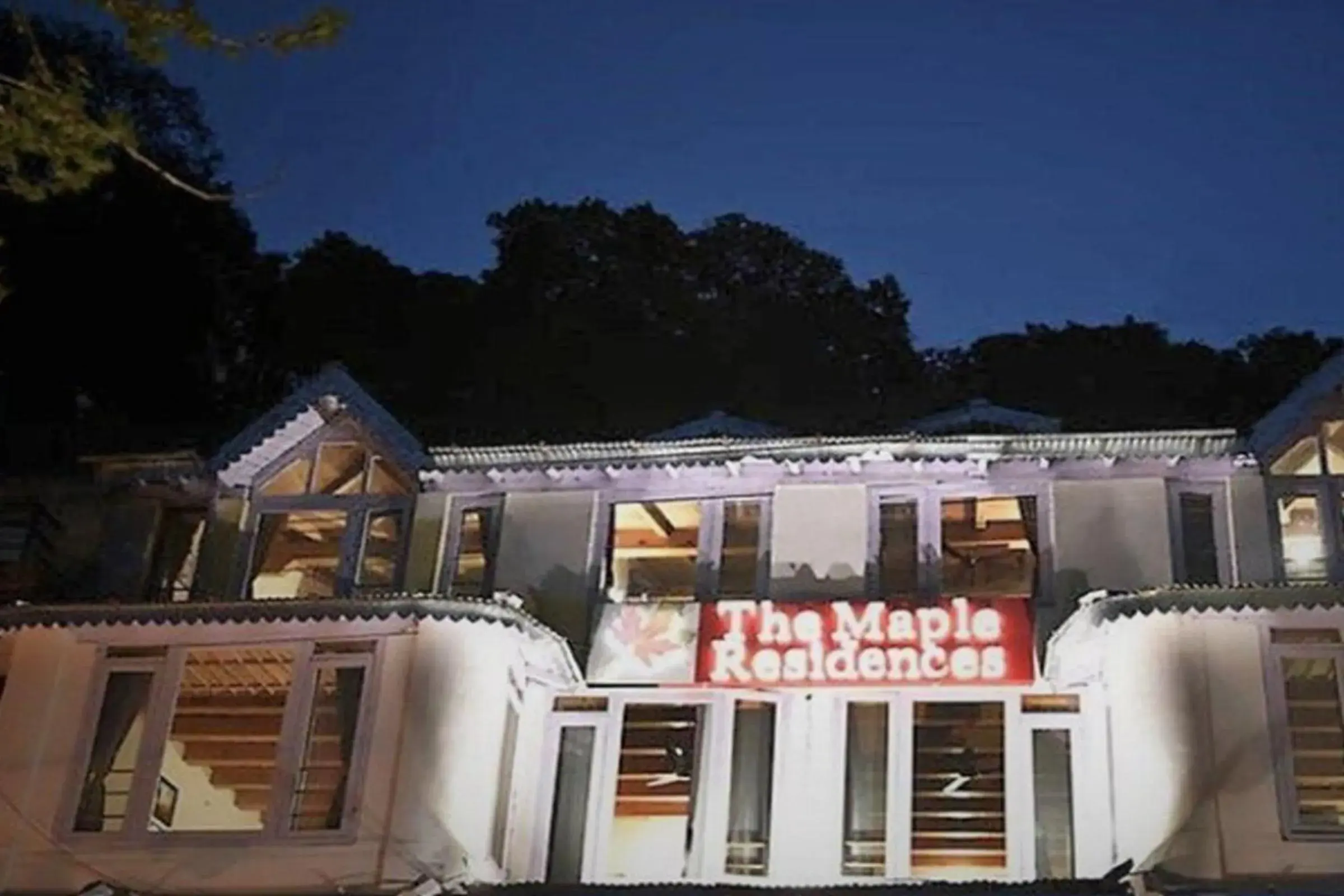 Property building in StayApart I The Maple Residences - Lake Front Property building in StayApart I The Maple Residences - Lake Front