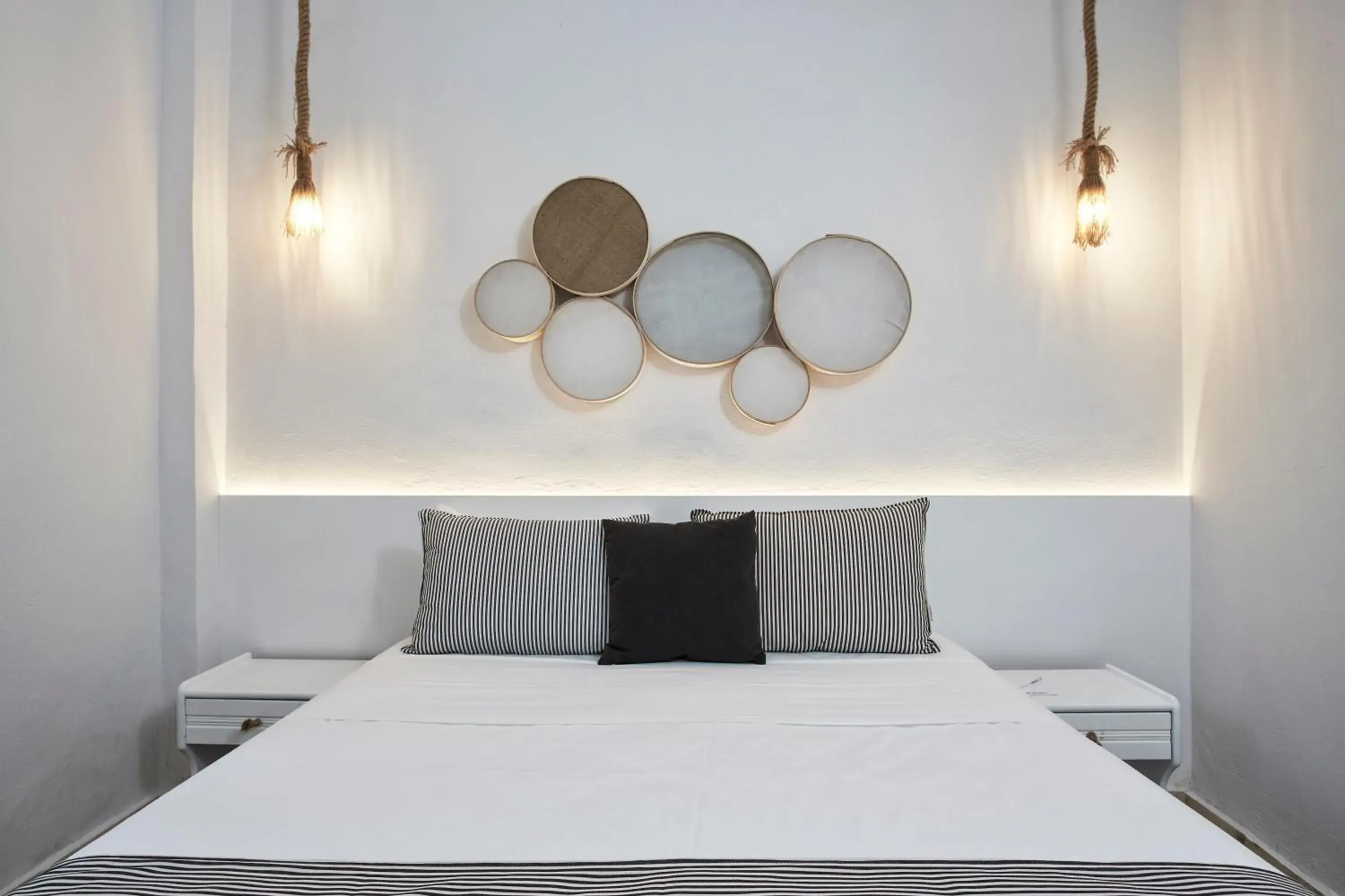 Decorative detail, Bed in Mr and Mrs White Corfu Couples Retreat Adults Only Decorative detail, Bed in Mr and Mrs White Corfu Couples Retreat Adults Only