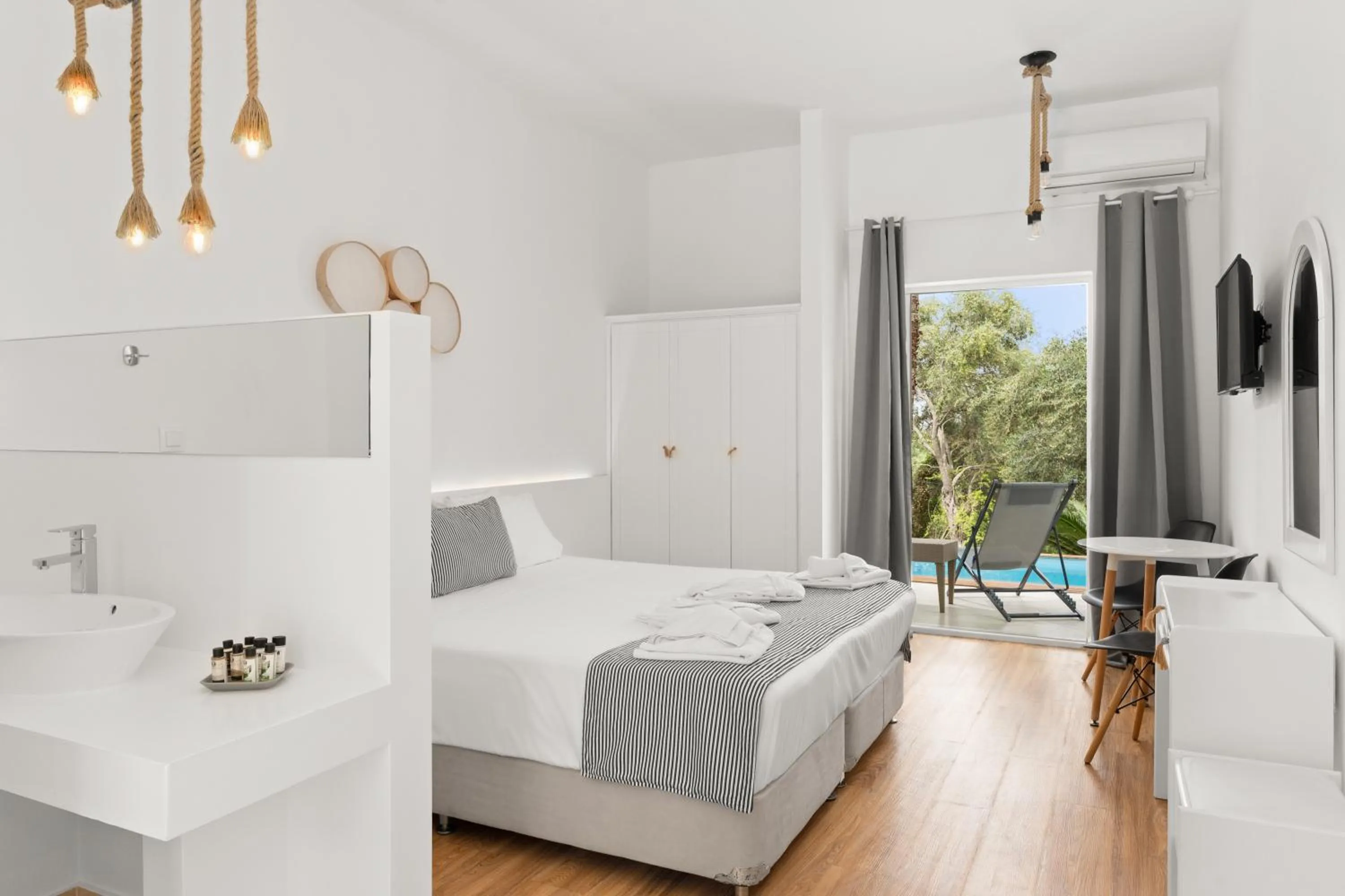 Bedroom, Bed in Mr and Mrs White Corfu Couples Retreat Adults Only