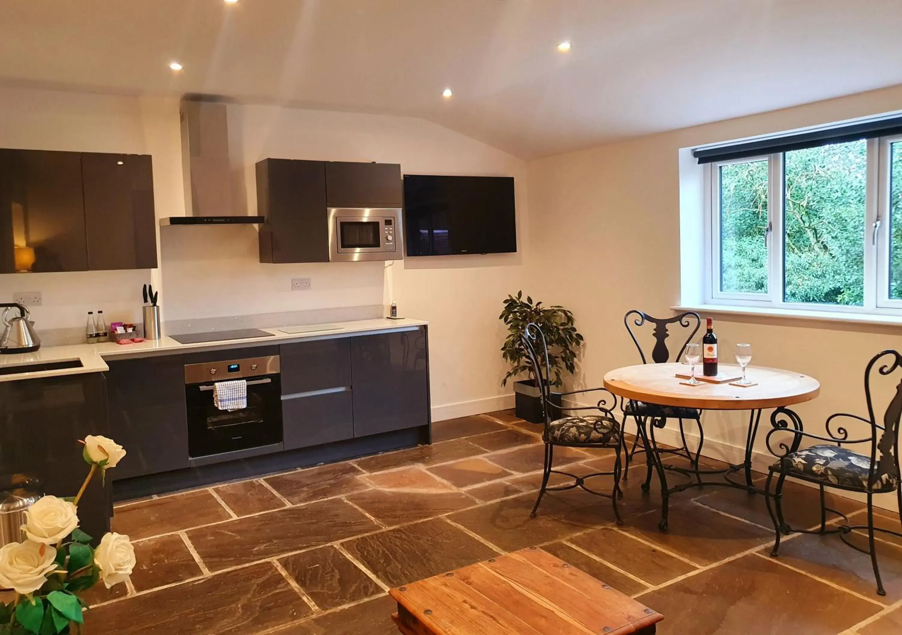 One-Bedroom Superior Apartment in The Priory One-Bedroom Superior Apartment in The Priory