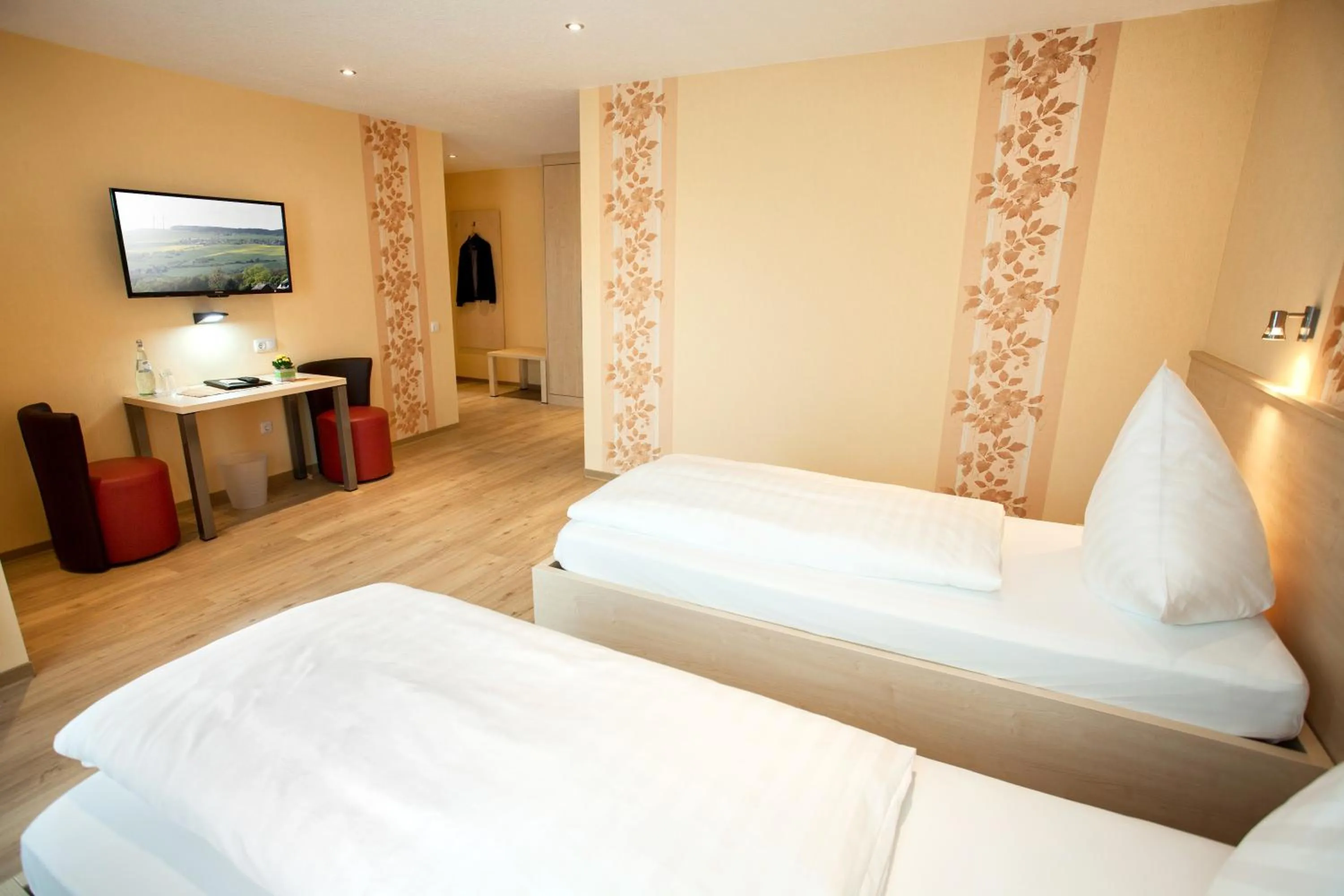 Photo of the whole room, Bed in Haus Hubertus