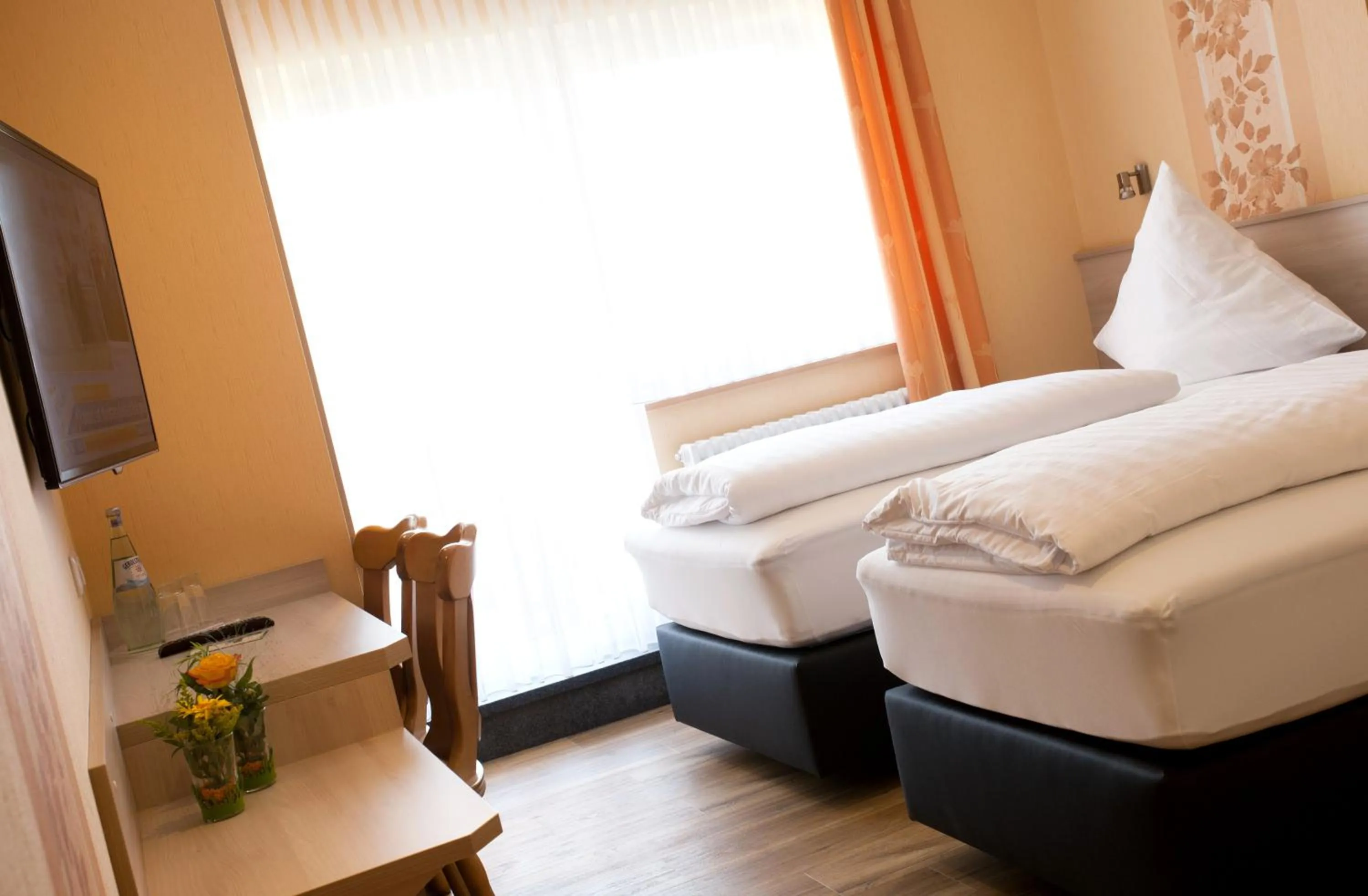 Photo of the whole room, Bed in Haus Hubertus