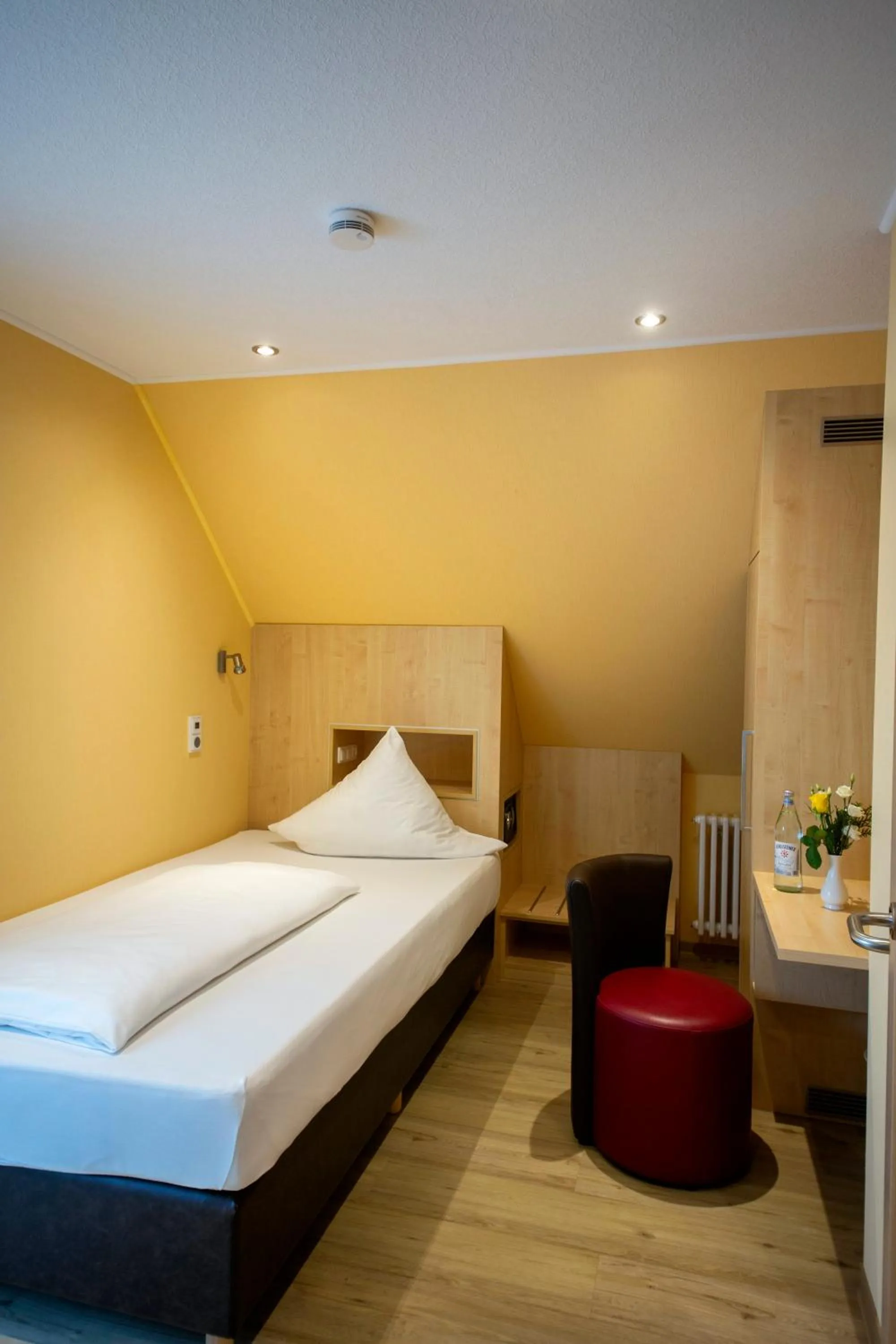 Photo of the whole room, Bed in Haus Hubertus