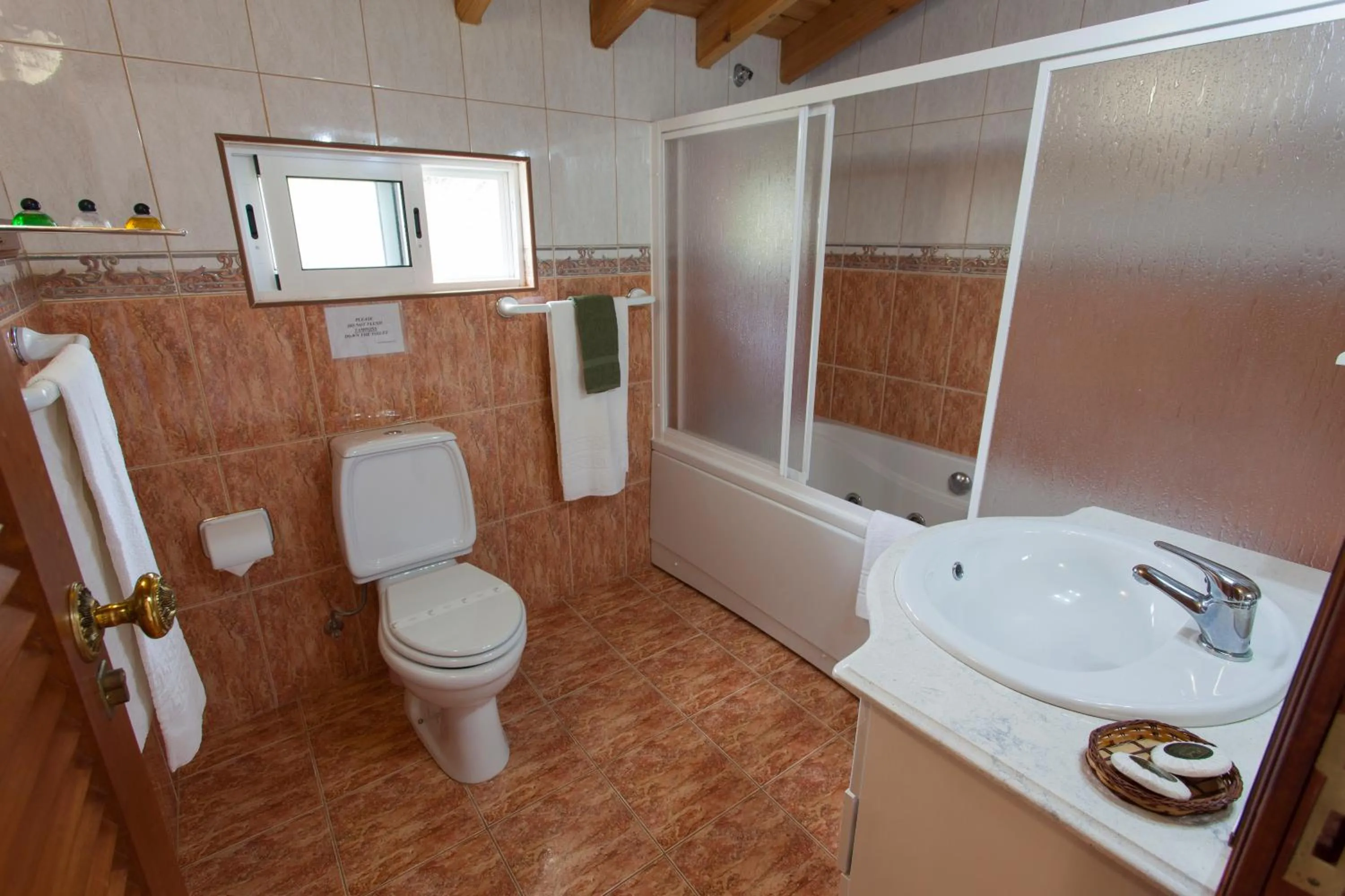 Toilet in Miradouro da Papalva Guest House - Pico - Azores