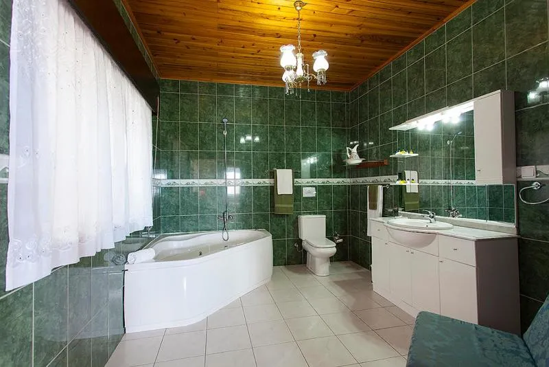 Bathroom in Miradouro da Papalva Guest House - Pico - Azores