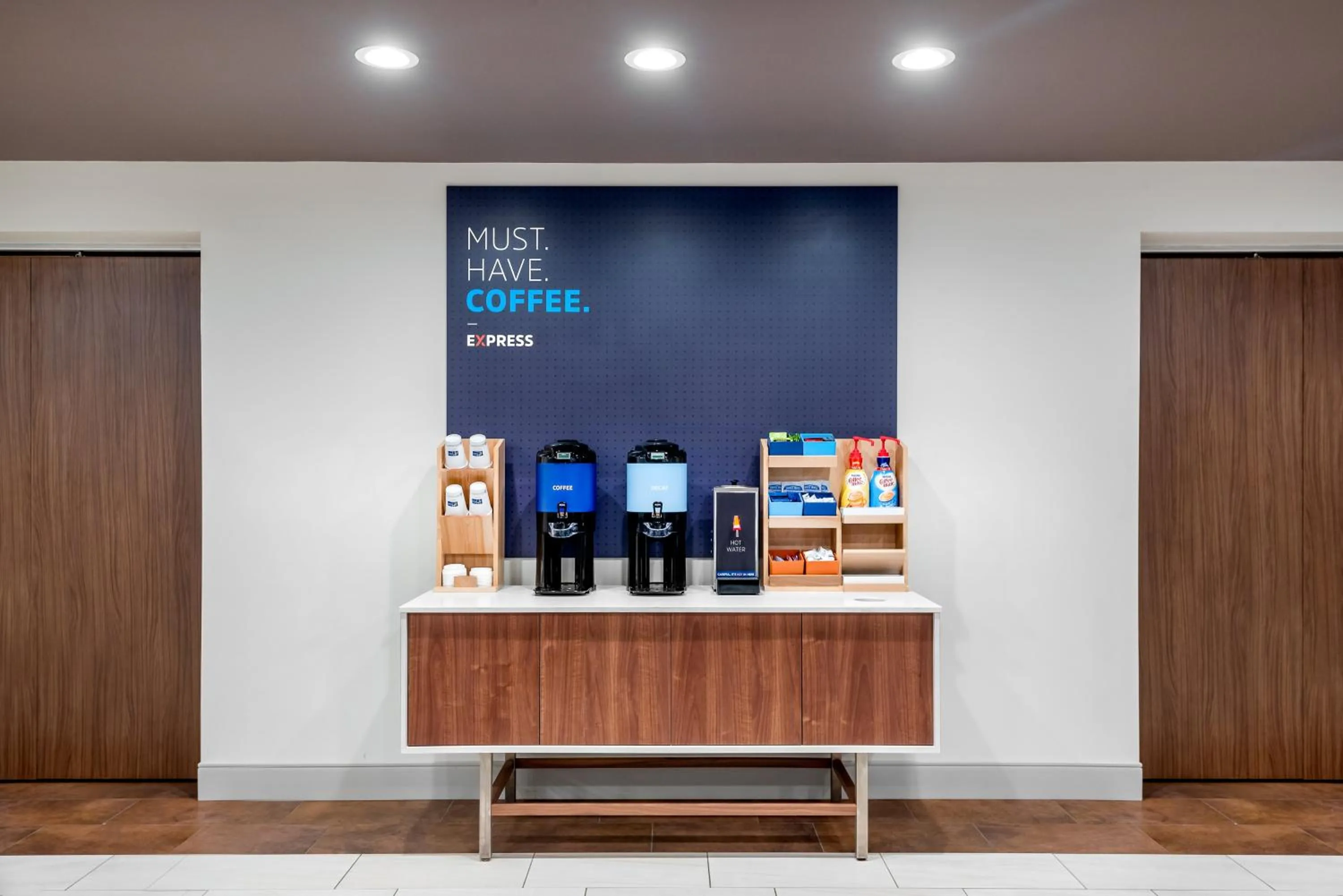 Photo of the whole room in Holiday Inn Express & Suites - Punta Gorda by IHG