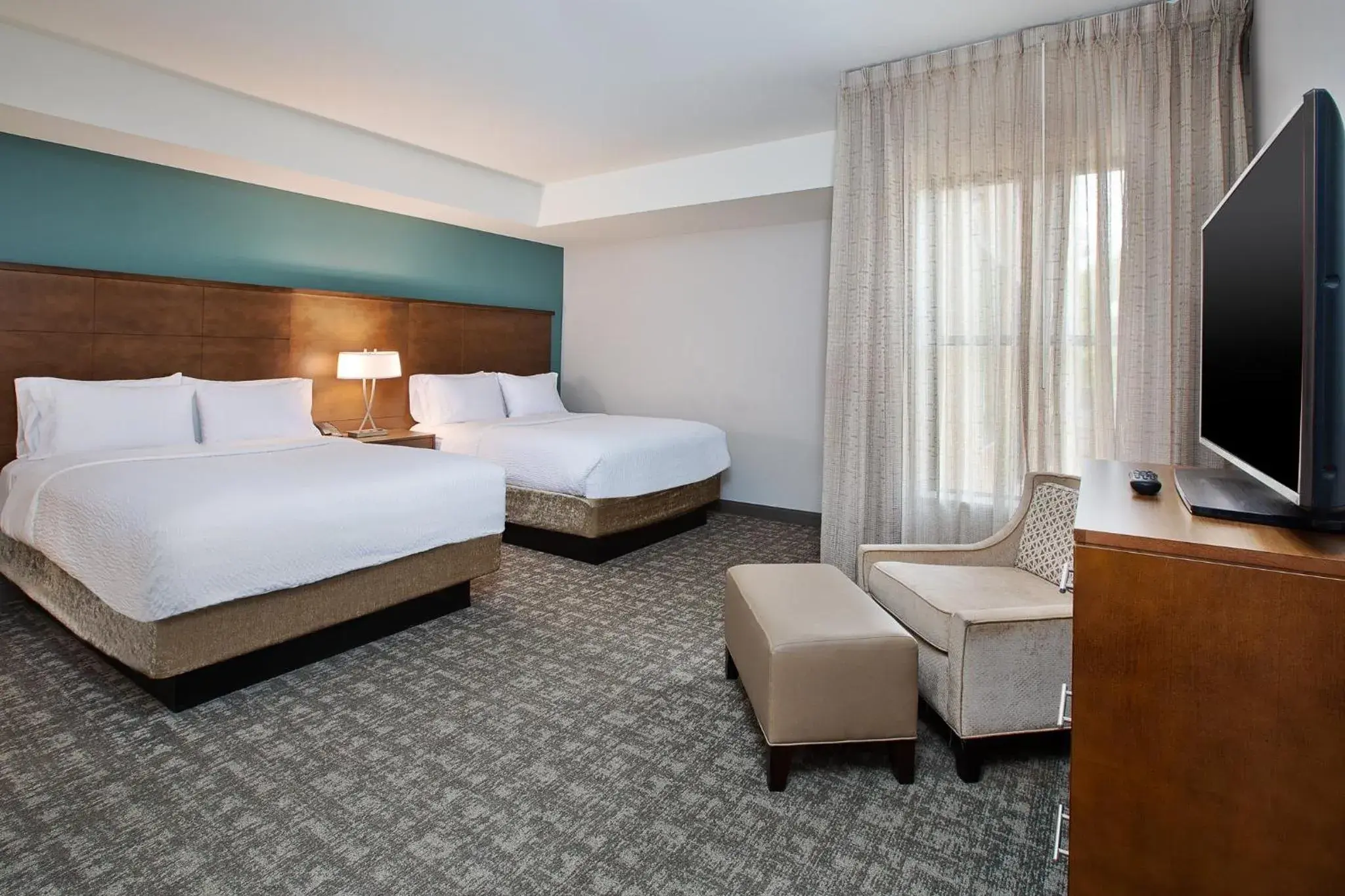 Photo of the whole room, Bed in Staybridge Suites Auburn Hills by IHG Photo of the whole room, Bed in Staybridge Suites Auburn Hills by IHG