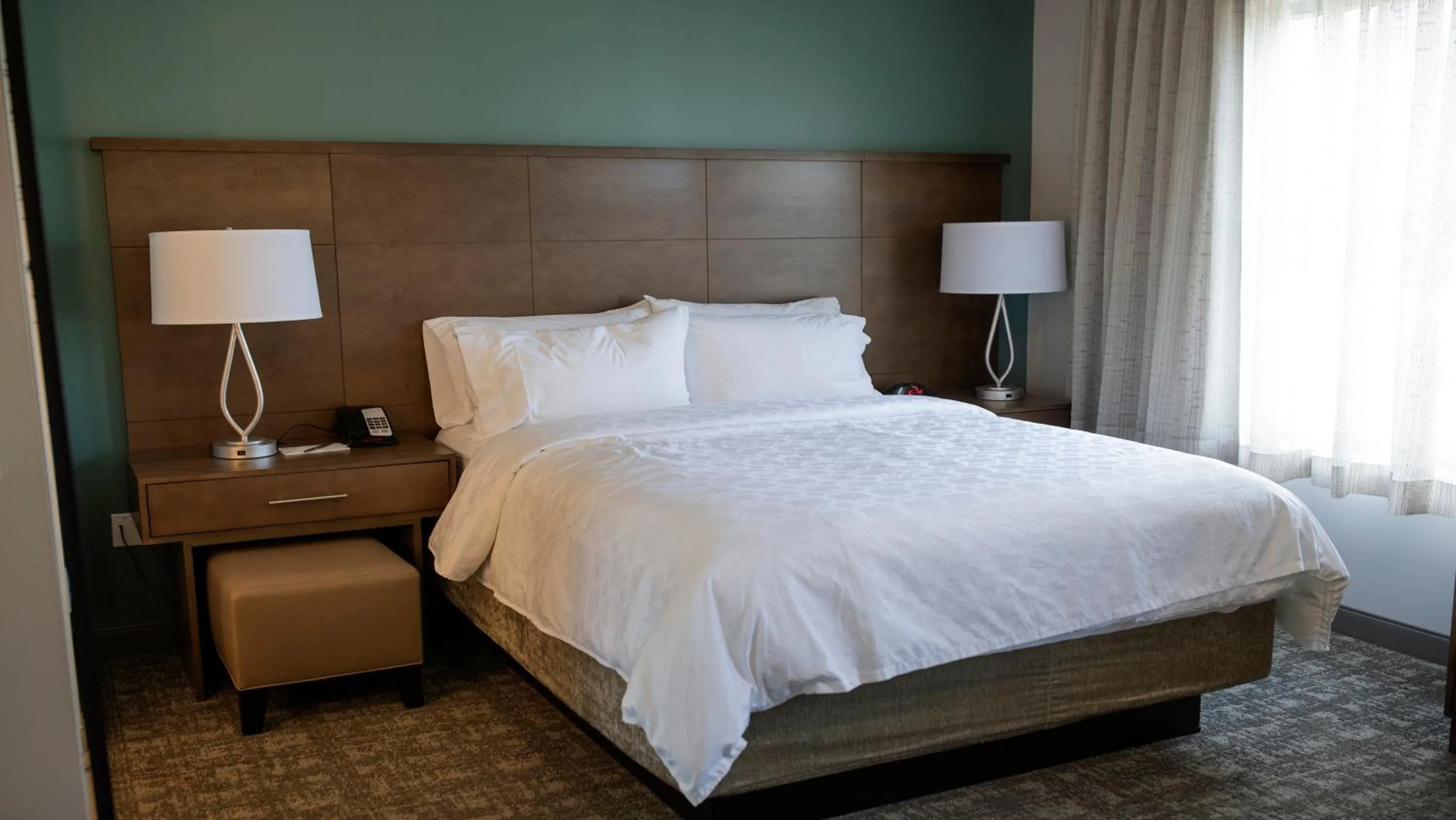 Photo of the whole room, Bed in Staybridge Suites Auburn Hills by IHG