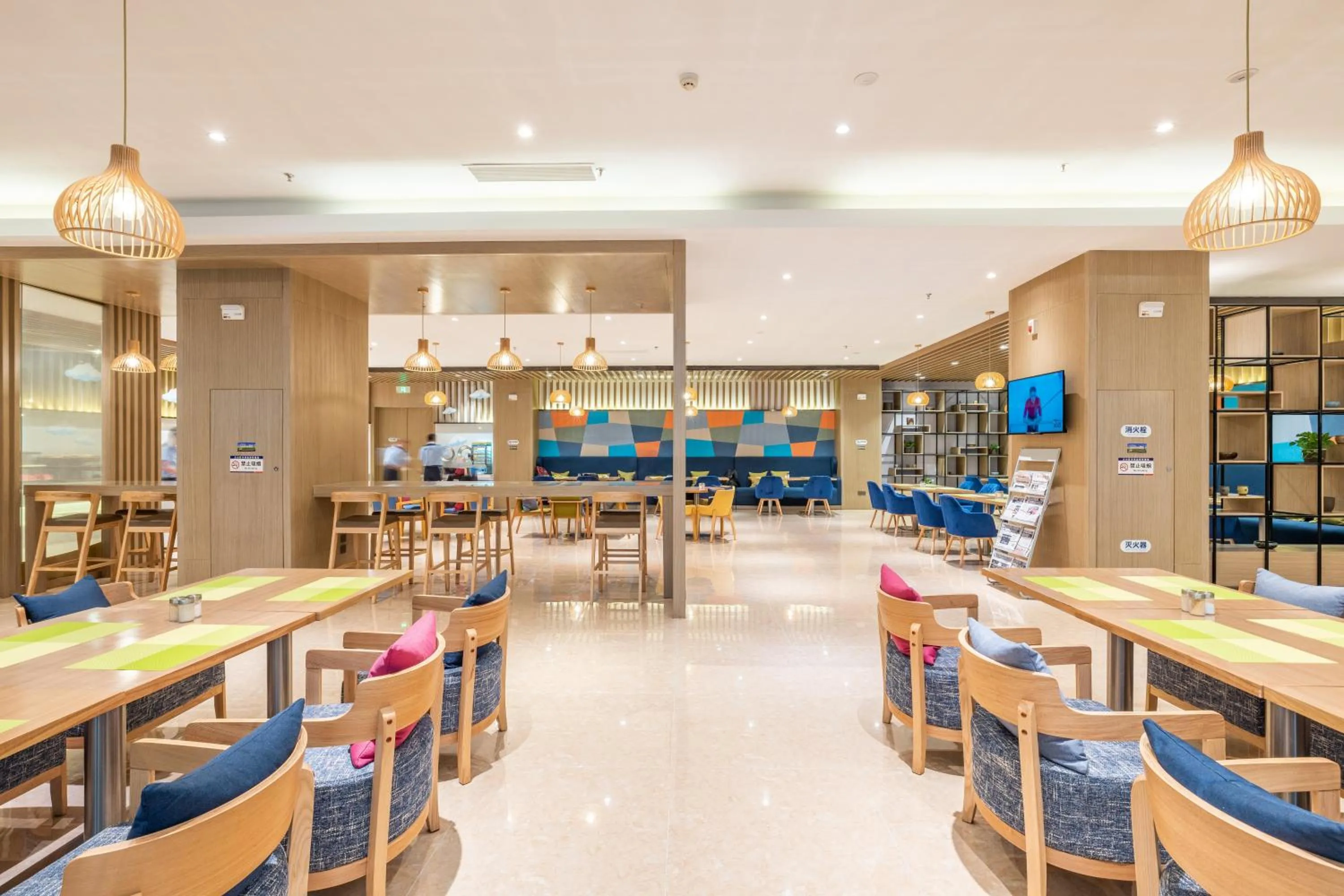Restaurant/places to eat in Holiday Inn Express Anshan Downtown by IHG