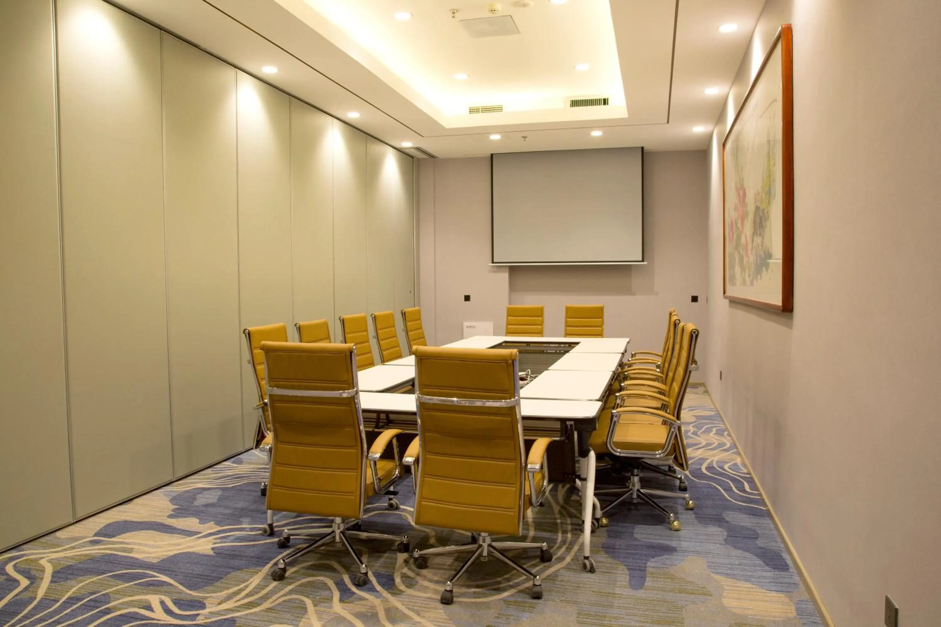 Meeting/conference room in Holiday Inn Express Anshan Downtown by IHG