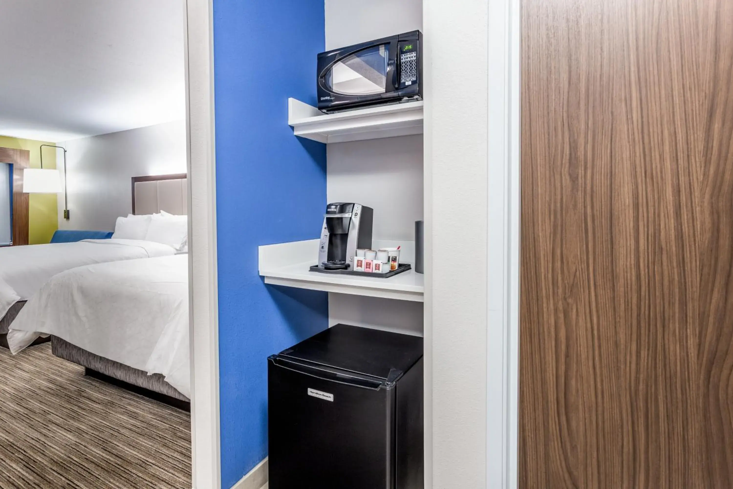 Bedroom, Bed in Holiday Inn Express & Suites Hammond by IHG Bedroom, Bed in Holiday Inn Express & Suites Hammond by IHG