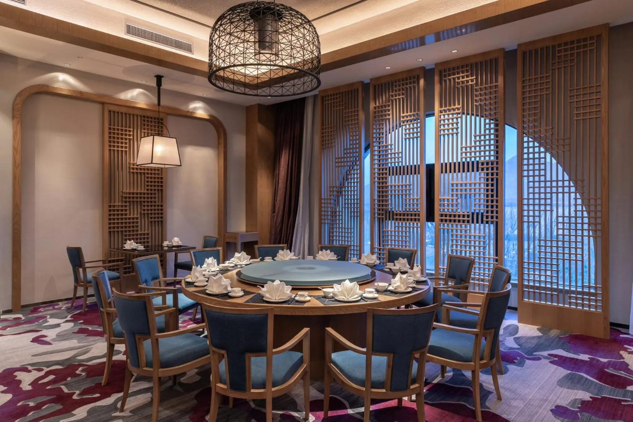 Restaurant/places to eat in Crowne Plaza QingdaoOriental Movie Metropolis by IHG