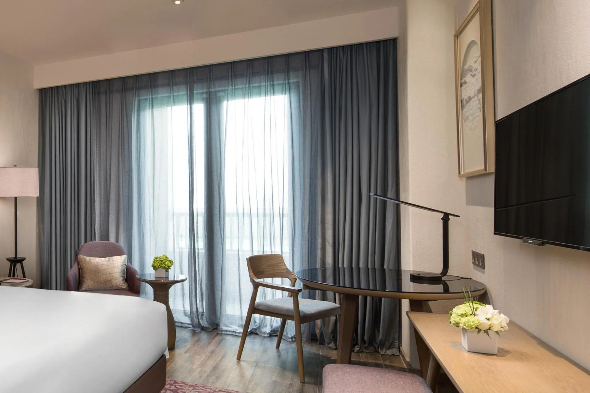 Photo of the whole room, Bed in Crowne Plaza QingdaoOriental Movie Metropolis by IHG