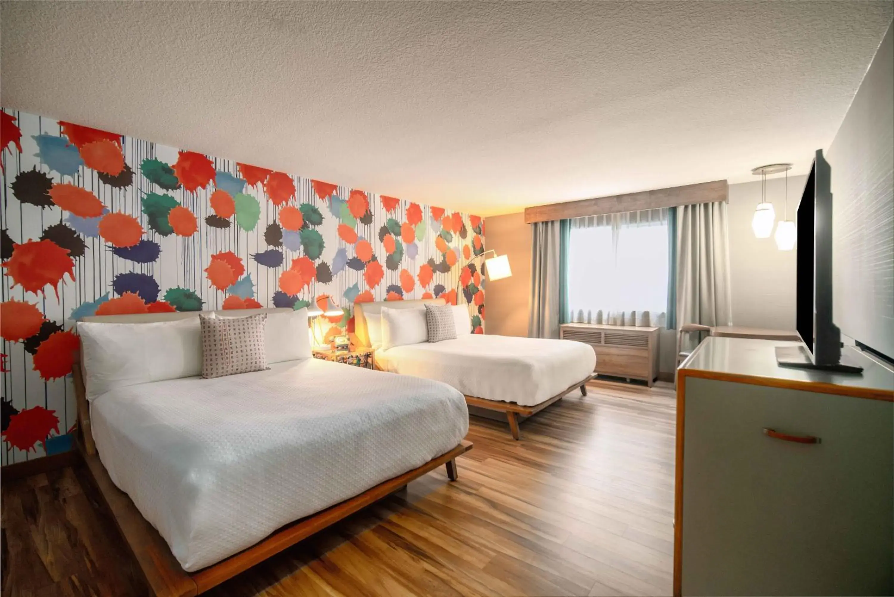 Queen Room with Two Queen Beds in The Kinney - Venice Beach Queen Room with Two Queen Beds in The Kinney - Venice Beach