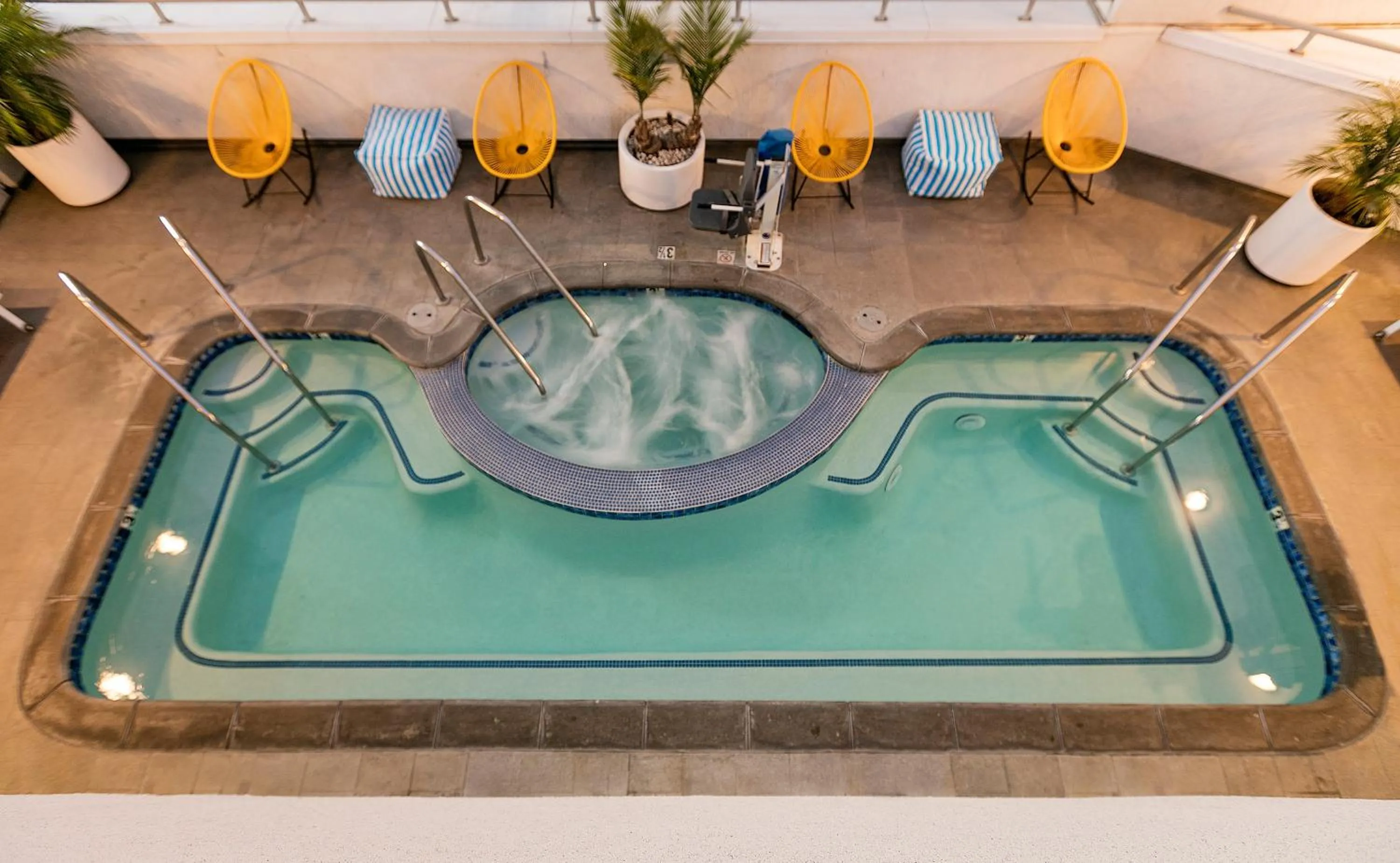 Swimming pool in The Kinney - Venice Beach