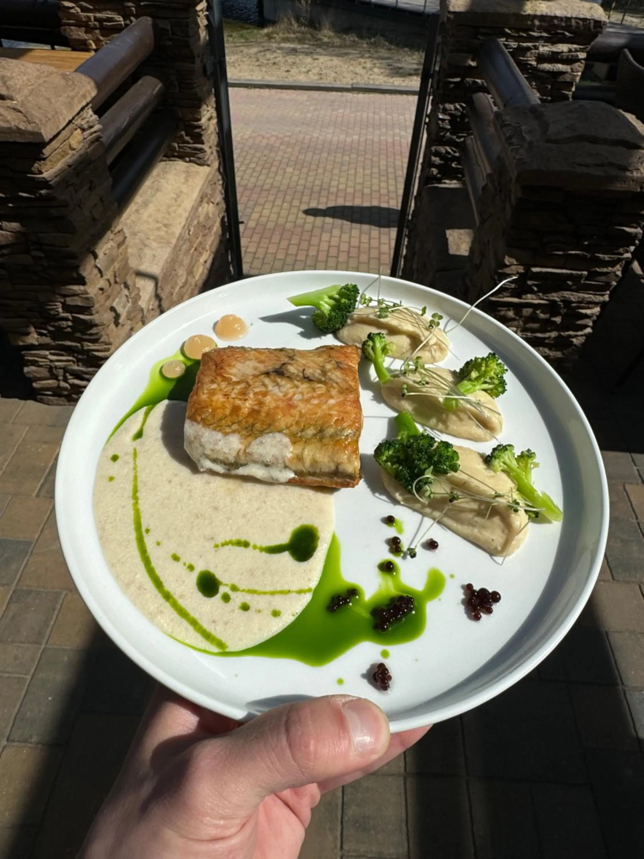 Restaurant/places to eat in Lakepark Residence