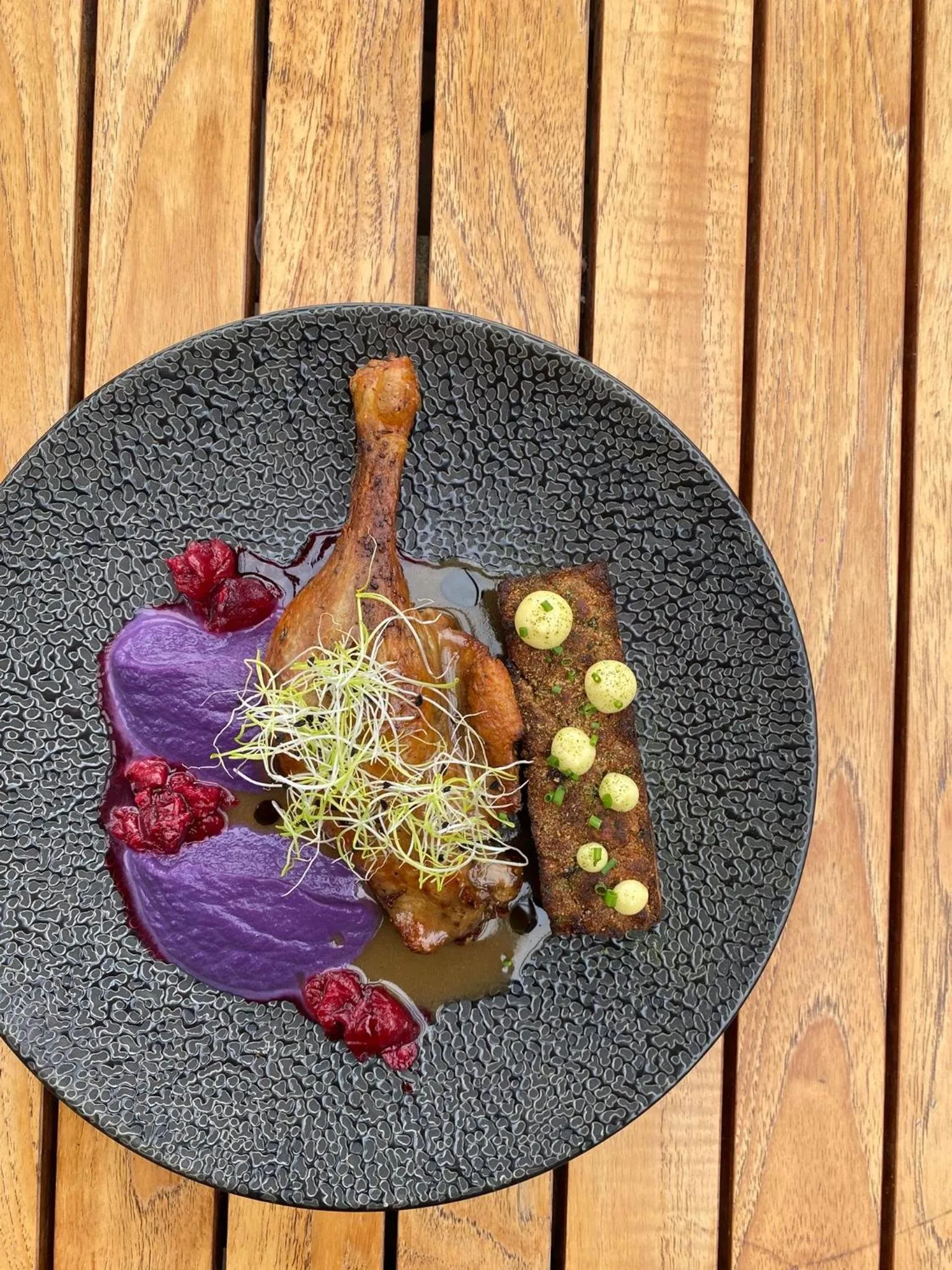 Restaurant/places to eat in Lakepark Residence