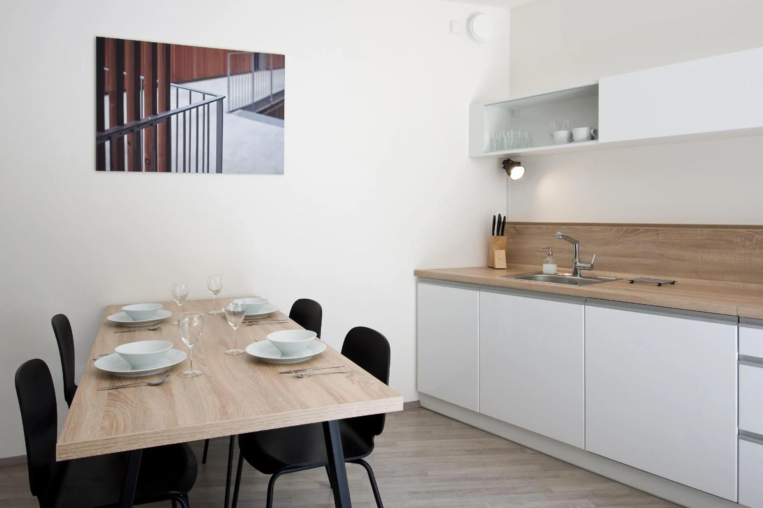 Kitchen or kitchenette in Lakepark Residence
