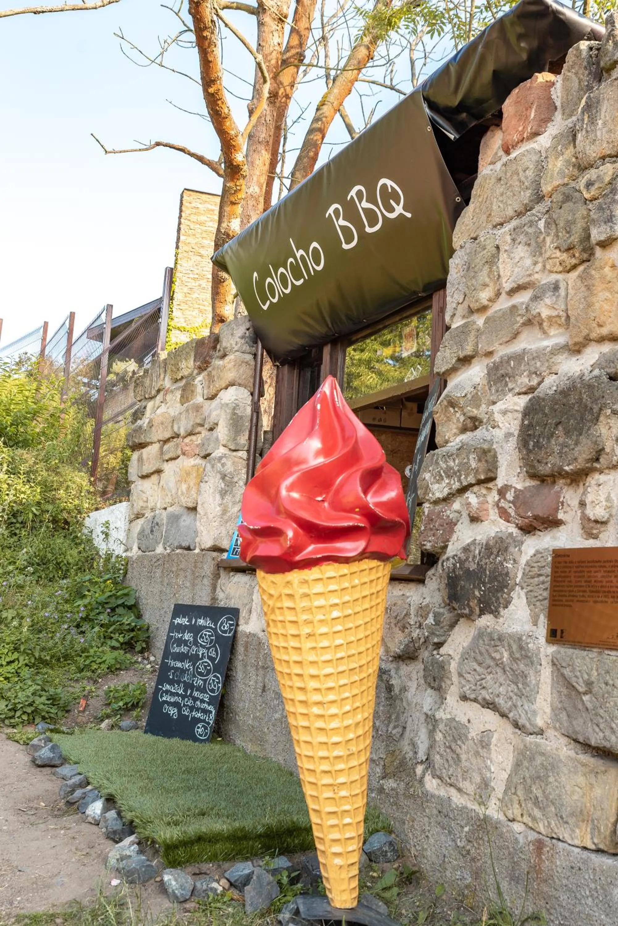 Neighbourhood in Lakepark Residence