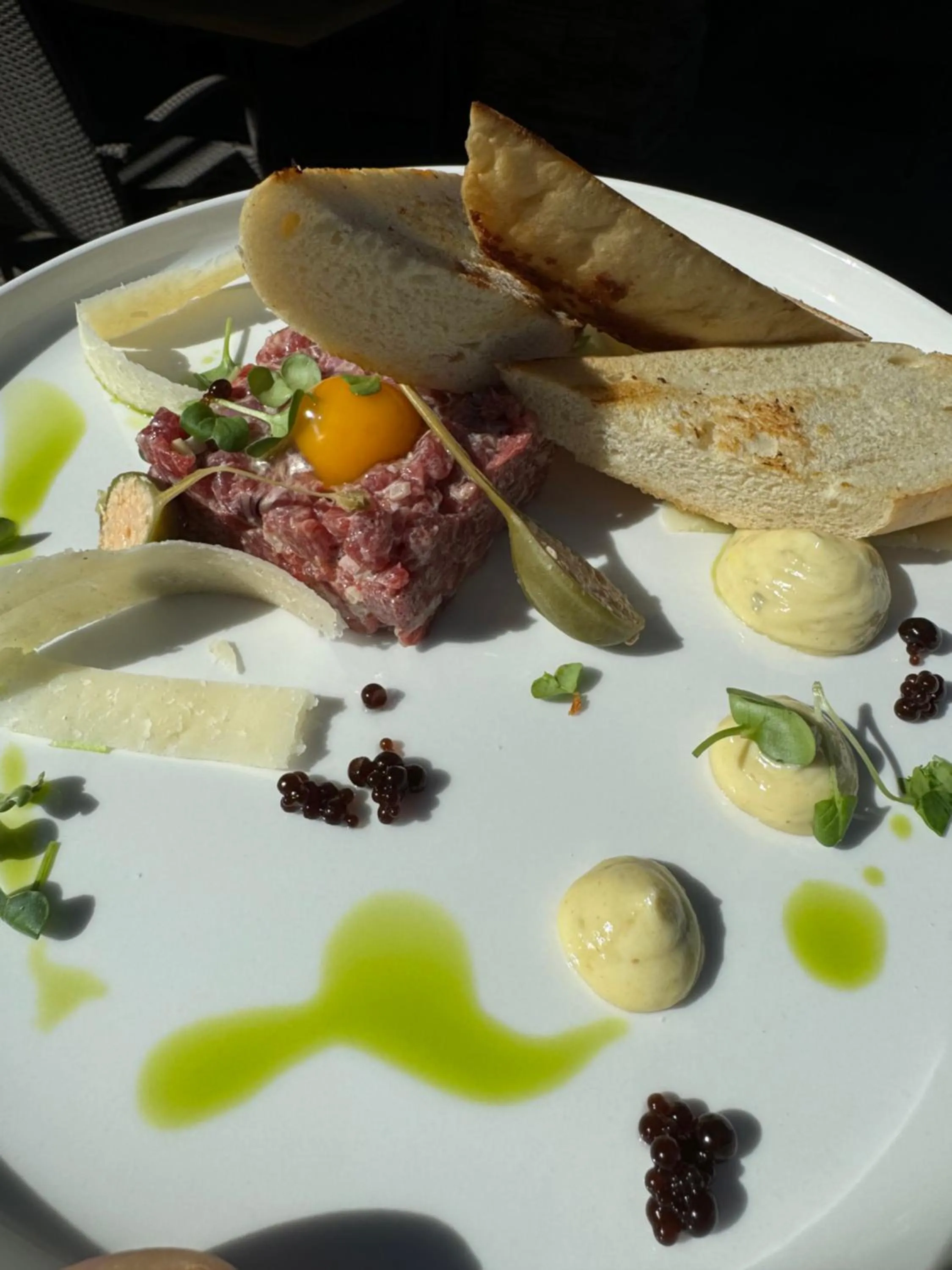 Restaurant/places to eat in Lakepark Residence