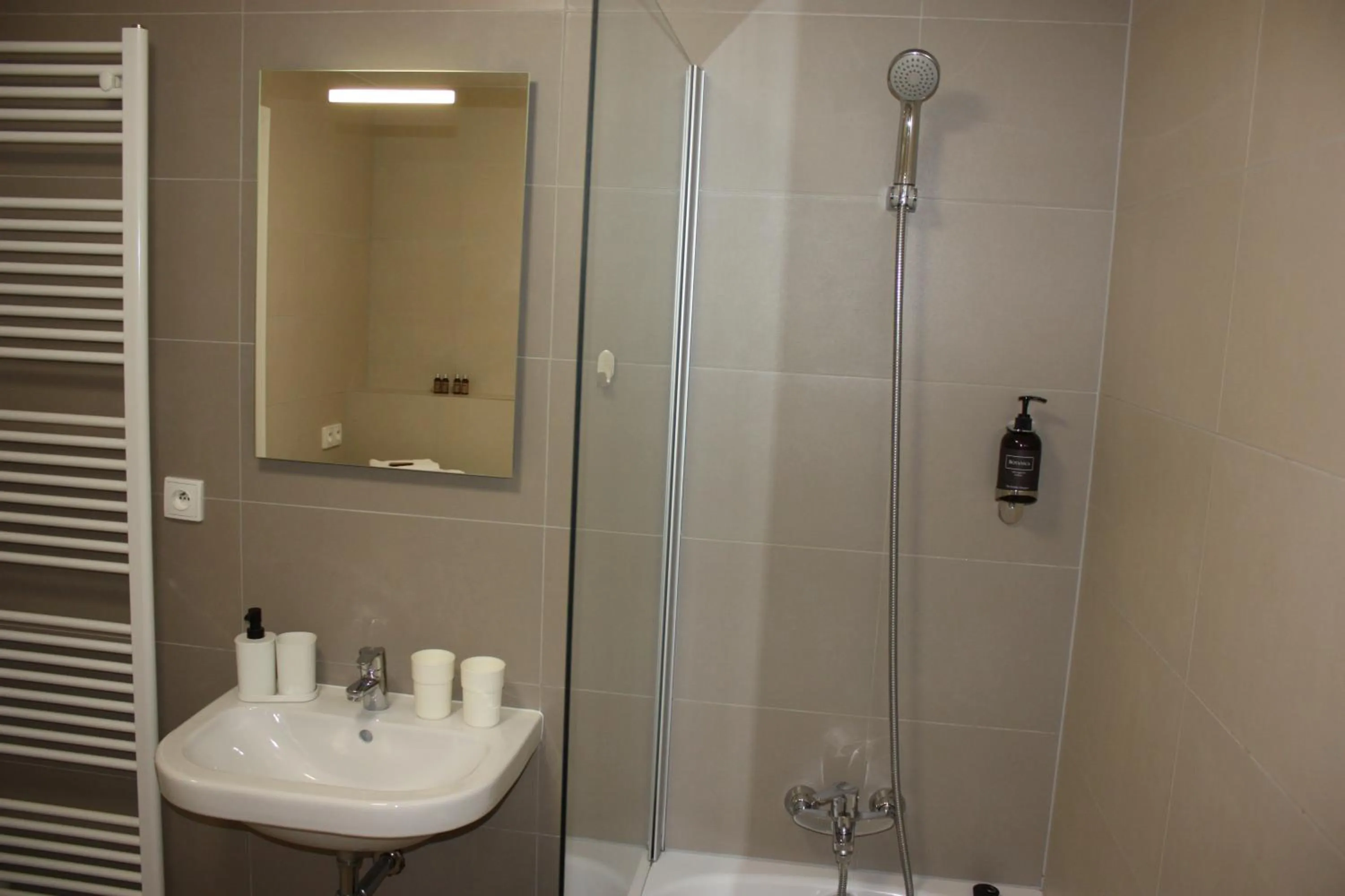 Bathroom in Lakepark Residence