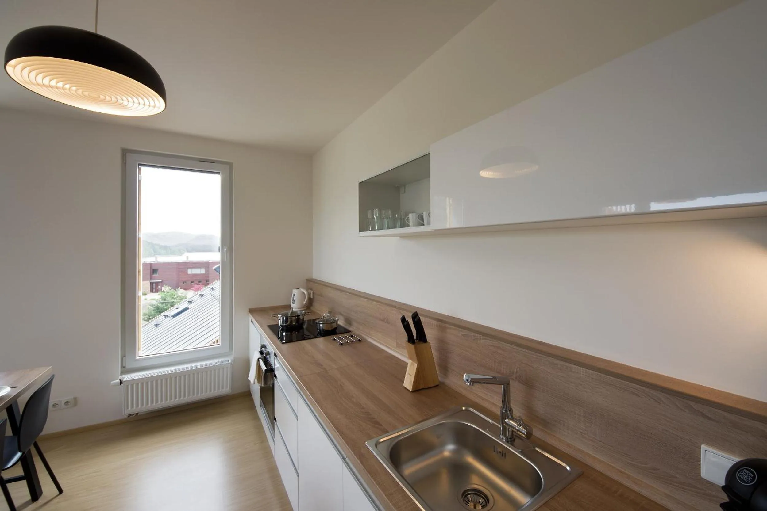 Kitchen or kitchenette in Lakepark Residence