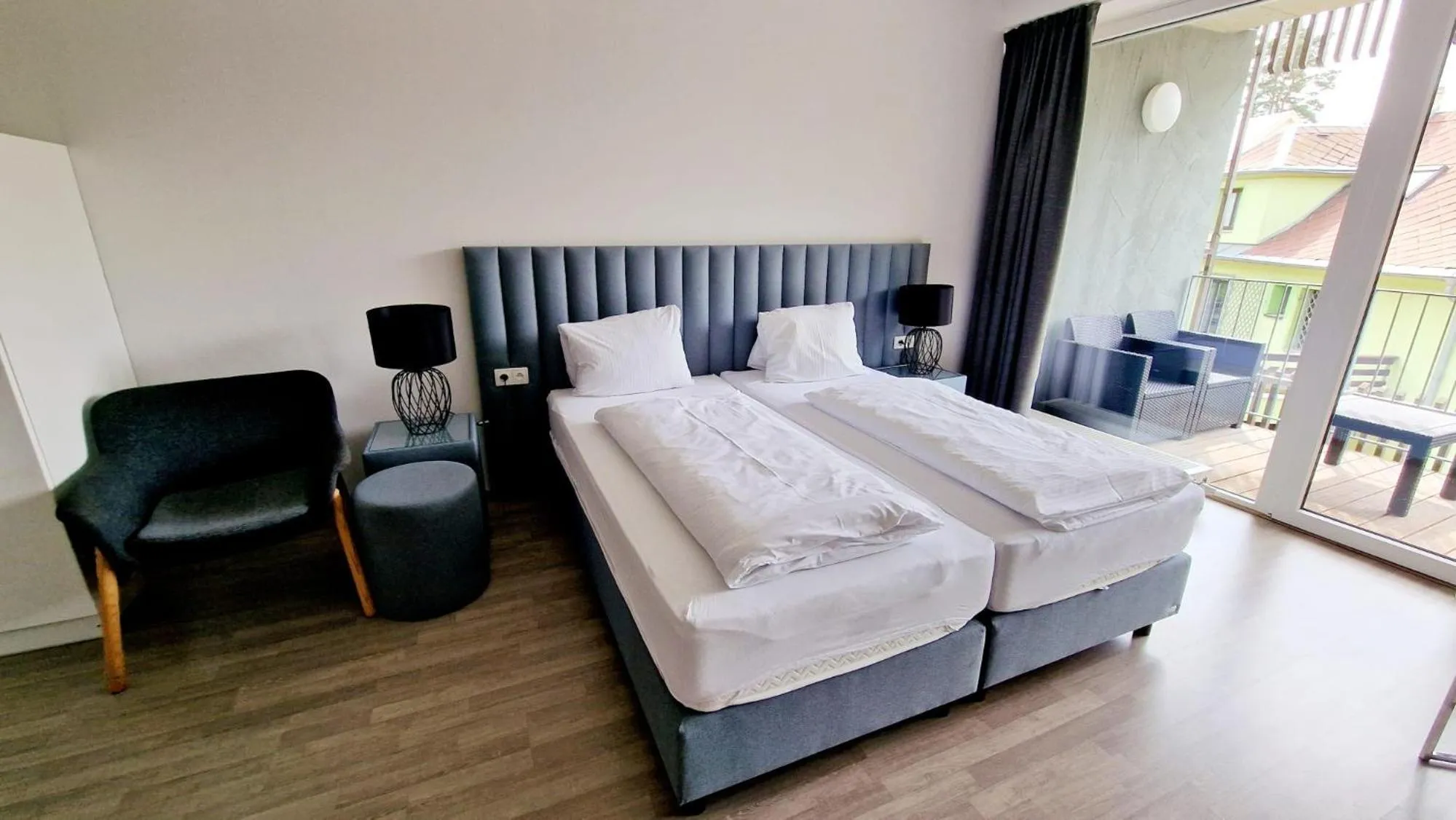 Bed in Lakepark Residence