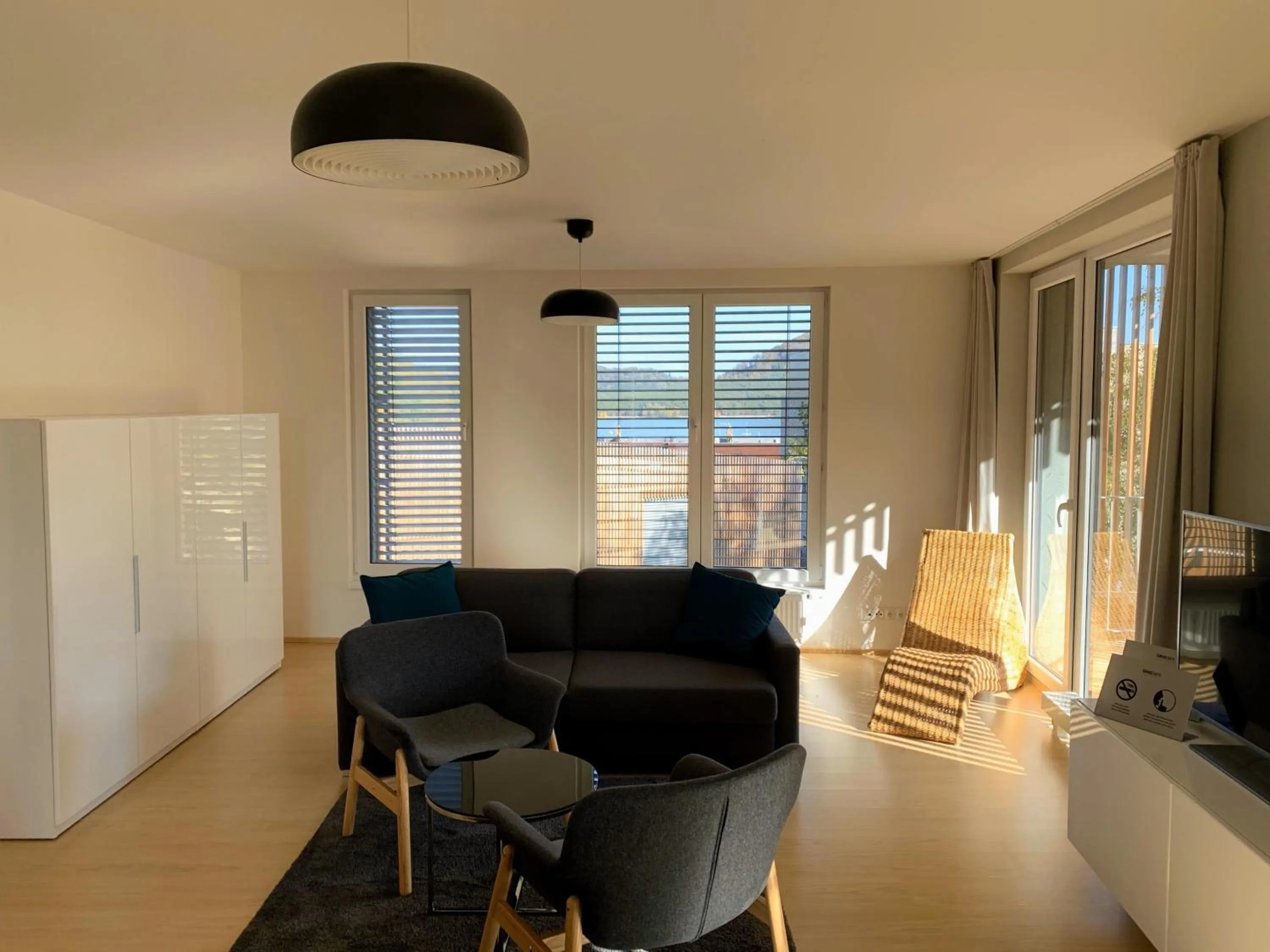 Living room in Lakepark Residence