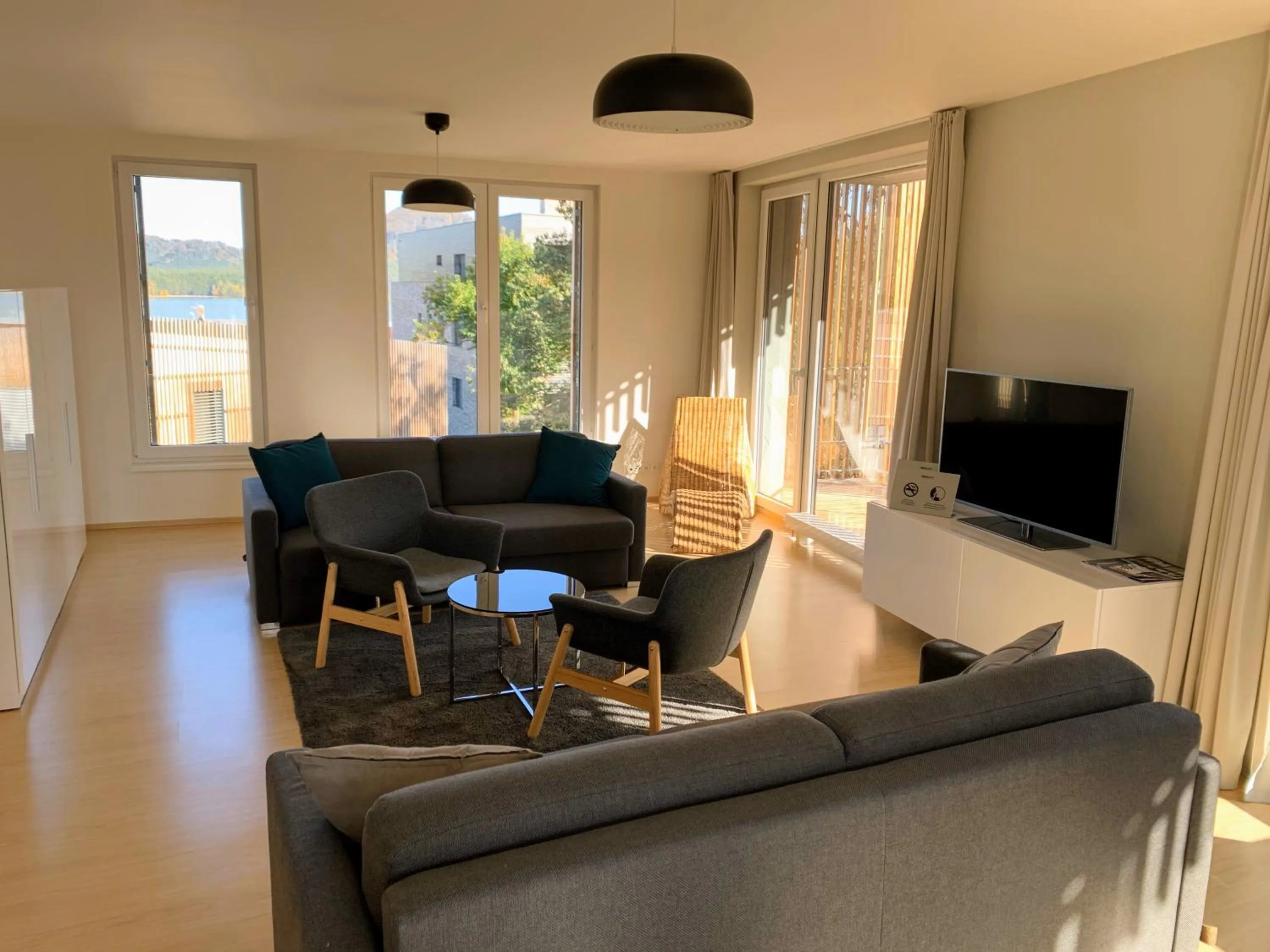 Living room in Lakepark Residence