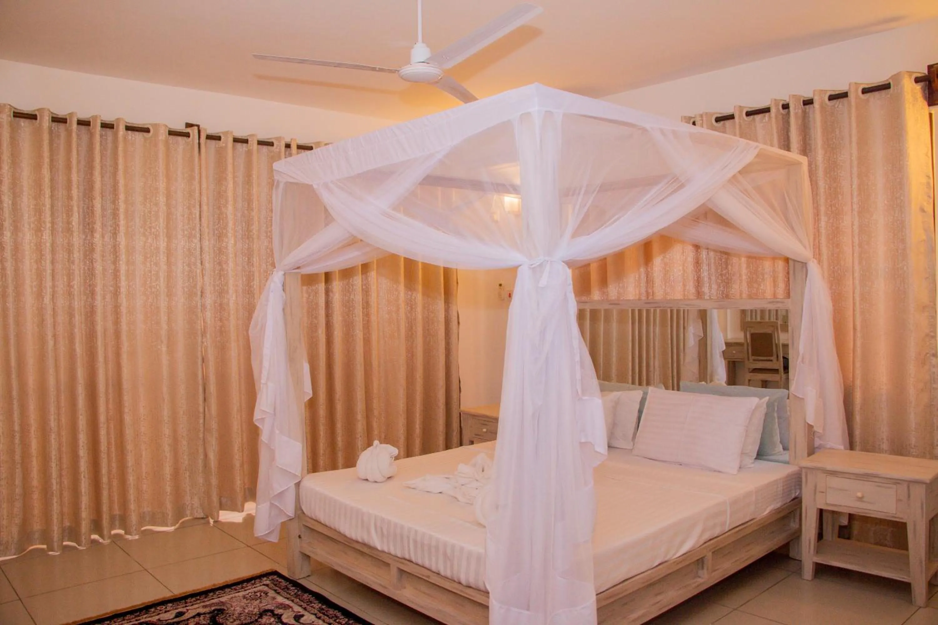 Bed in Jumeirah Beachfront