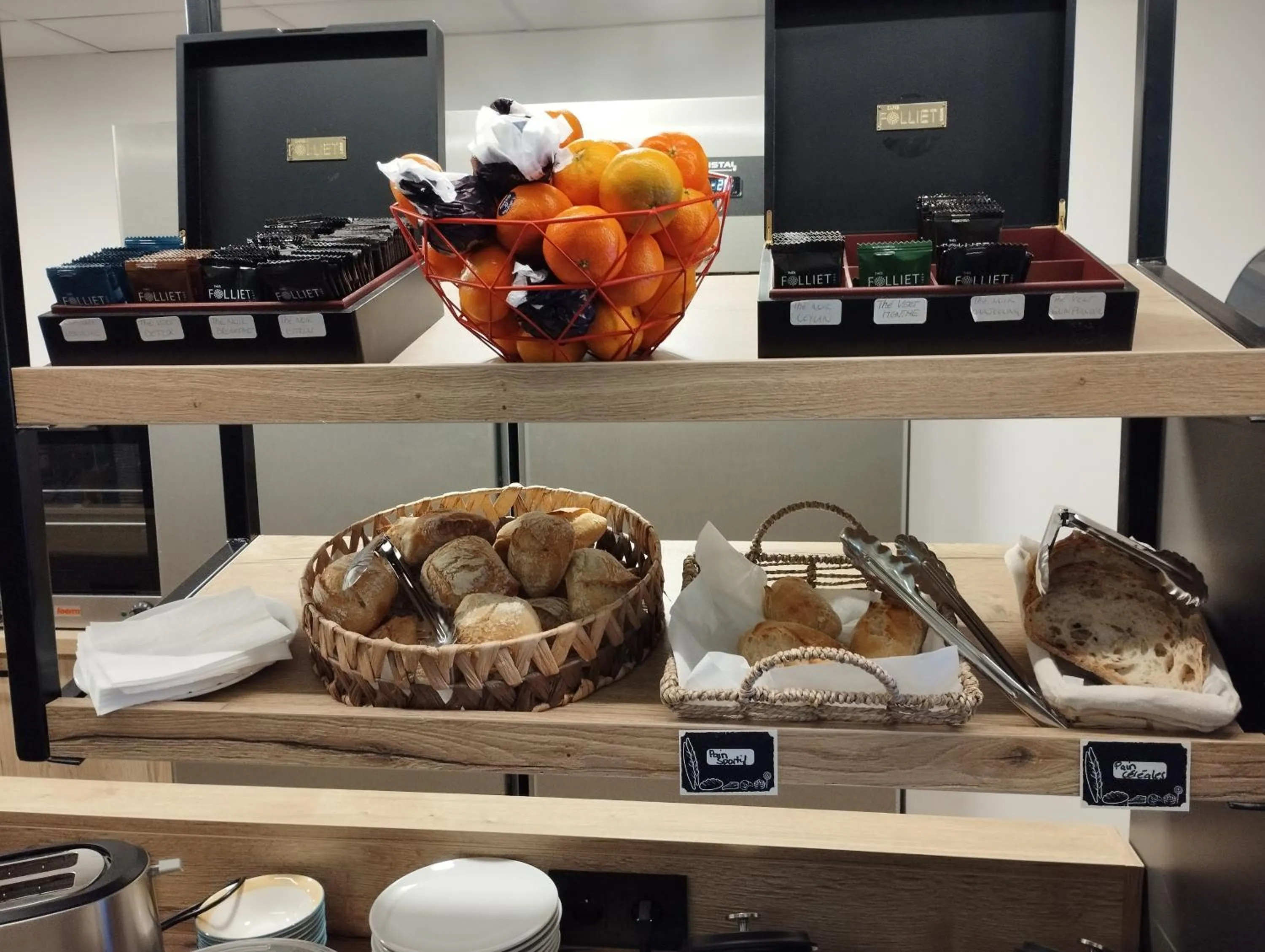 Breakfast in B&B HOTEL Agen Castelculier