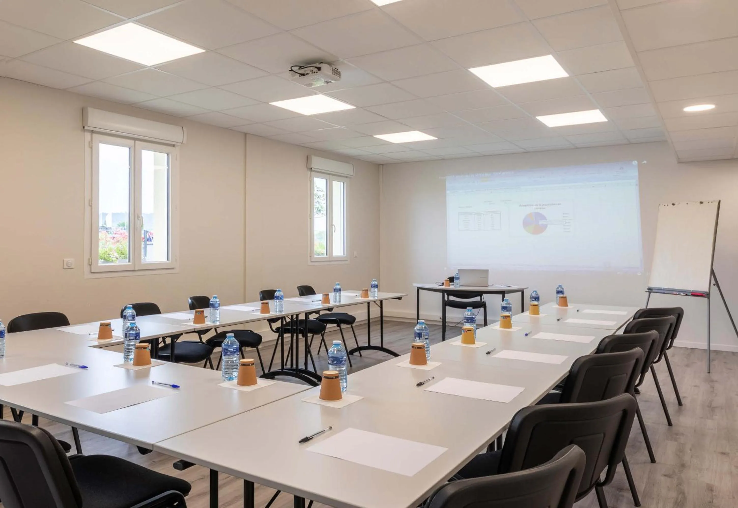 Property building in B&B HOTEL Agen Castelculier