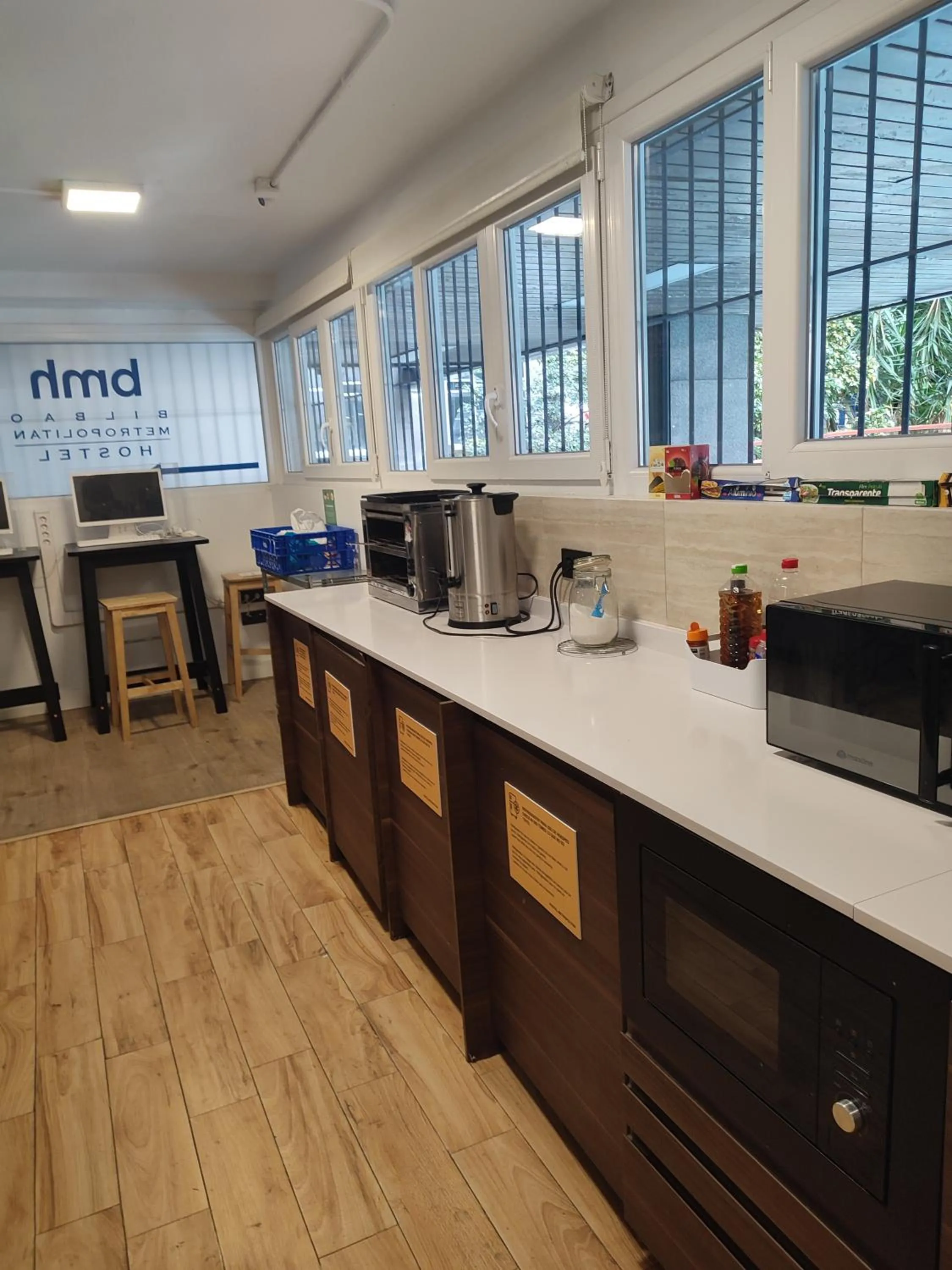 Communal kitchen in Bilbao Metropolitan Hostel by Bossh! Hotels