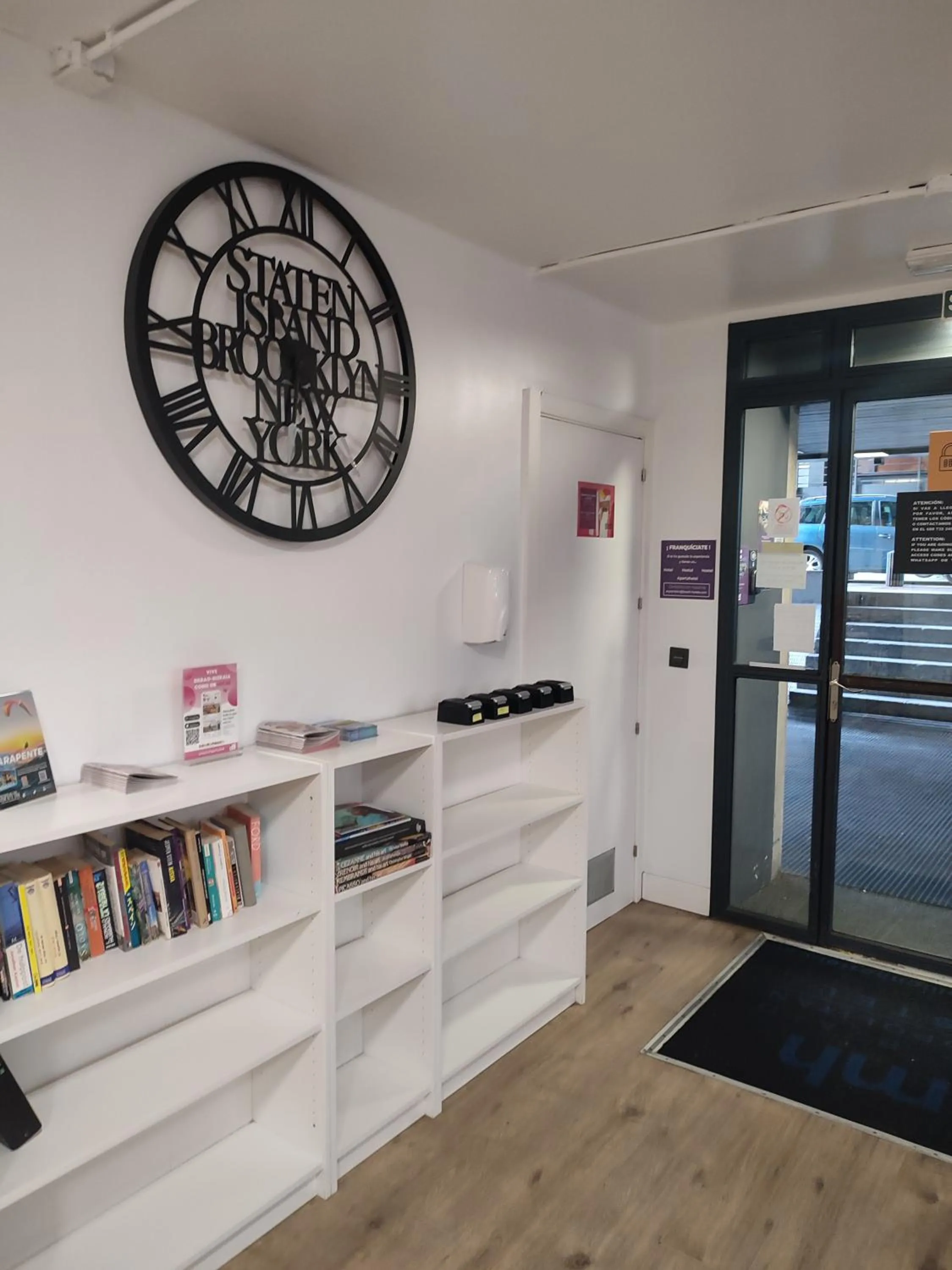 Lobby or reception in Bilbao Metropolitan Hostel by Bossh! Hotels