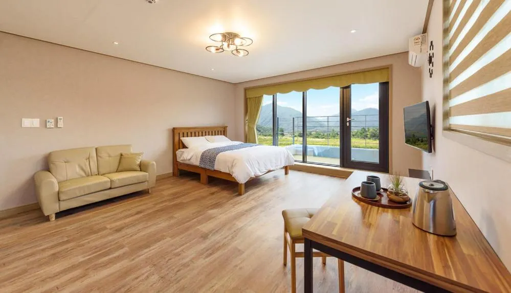 Bed in Gyeongpoen Pension