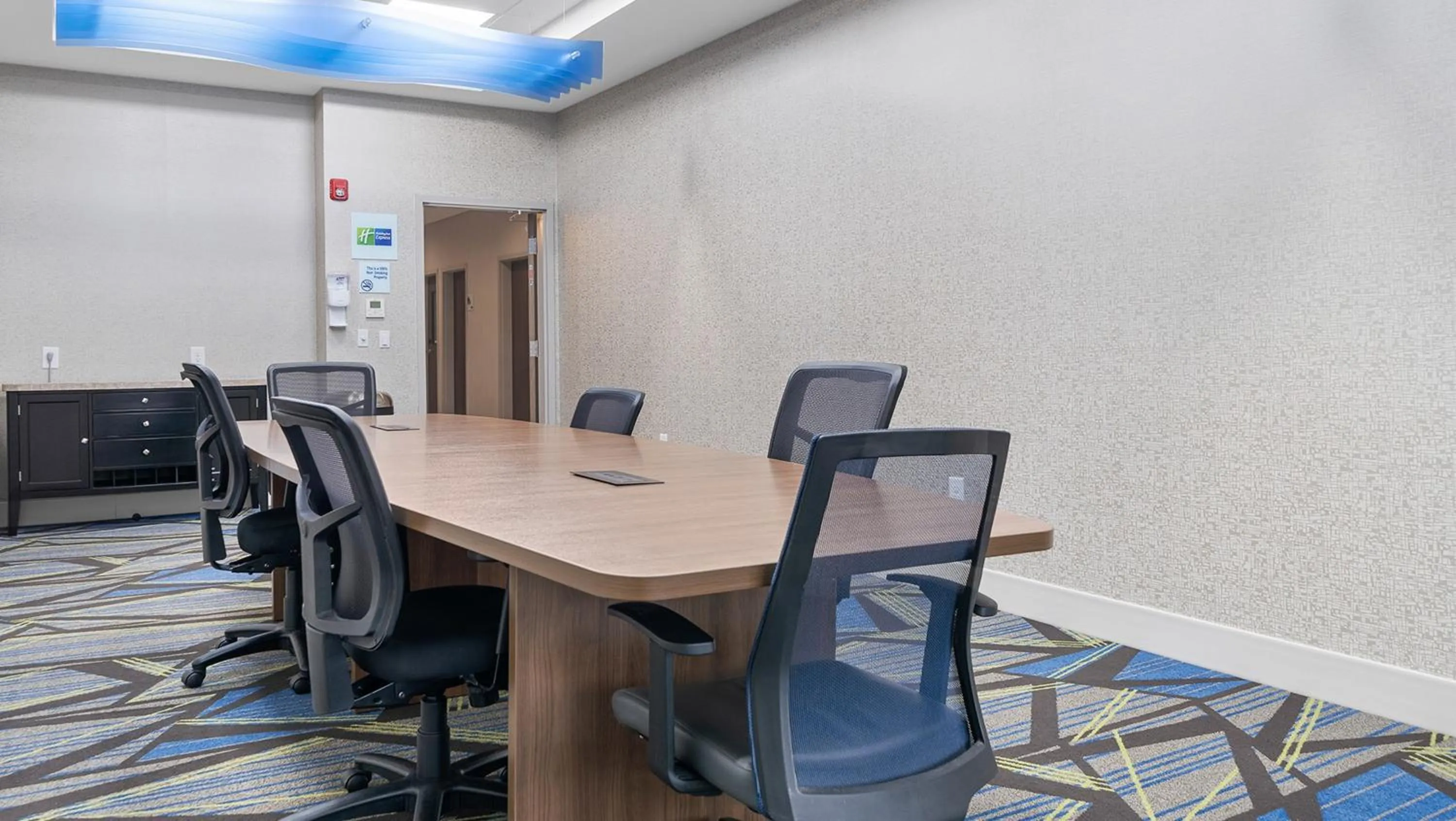 Meeting/conference room in Holiday Inn Express & Suites Macon North by IHG