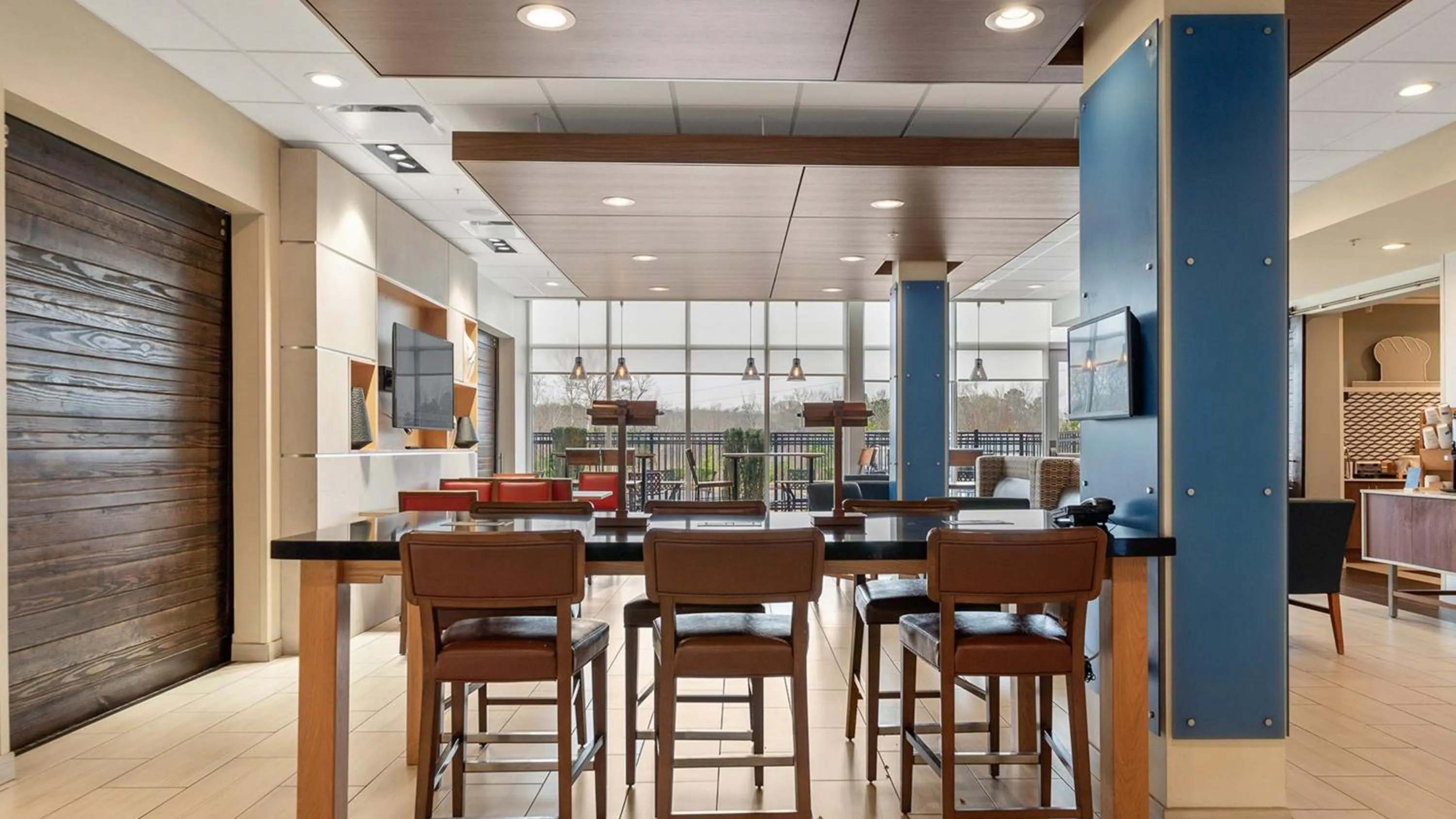 Breakfast in Holiday Inn Express & Suites Macon North by IHG